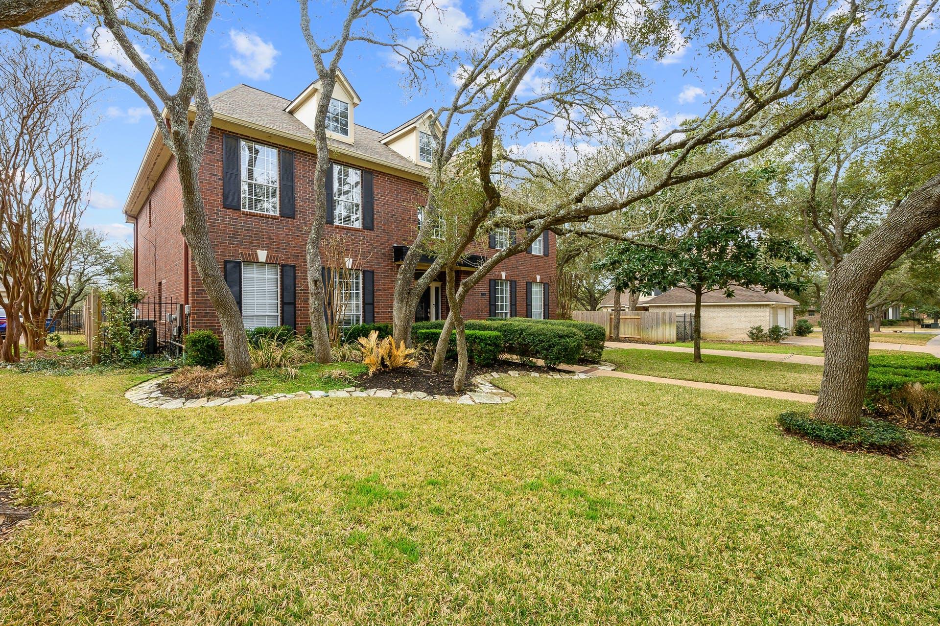 5823 Van Winkle Ln, Austin, TX 78739