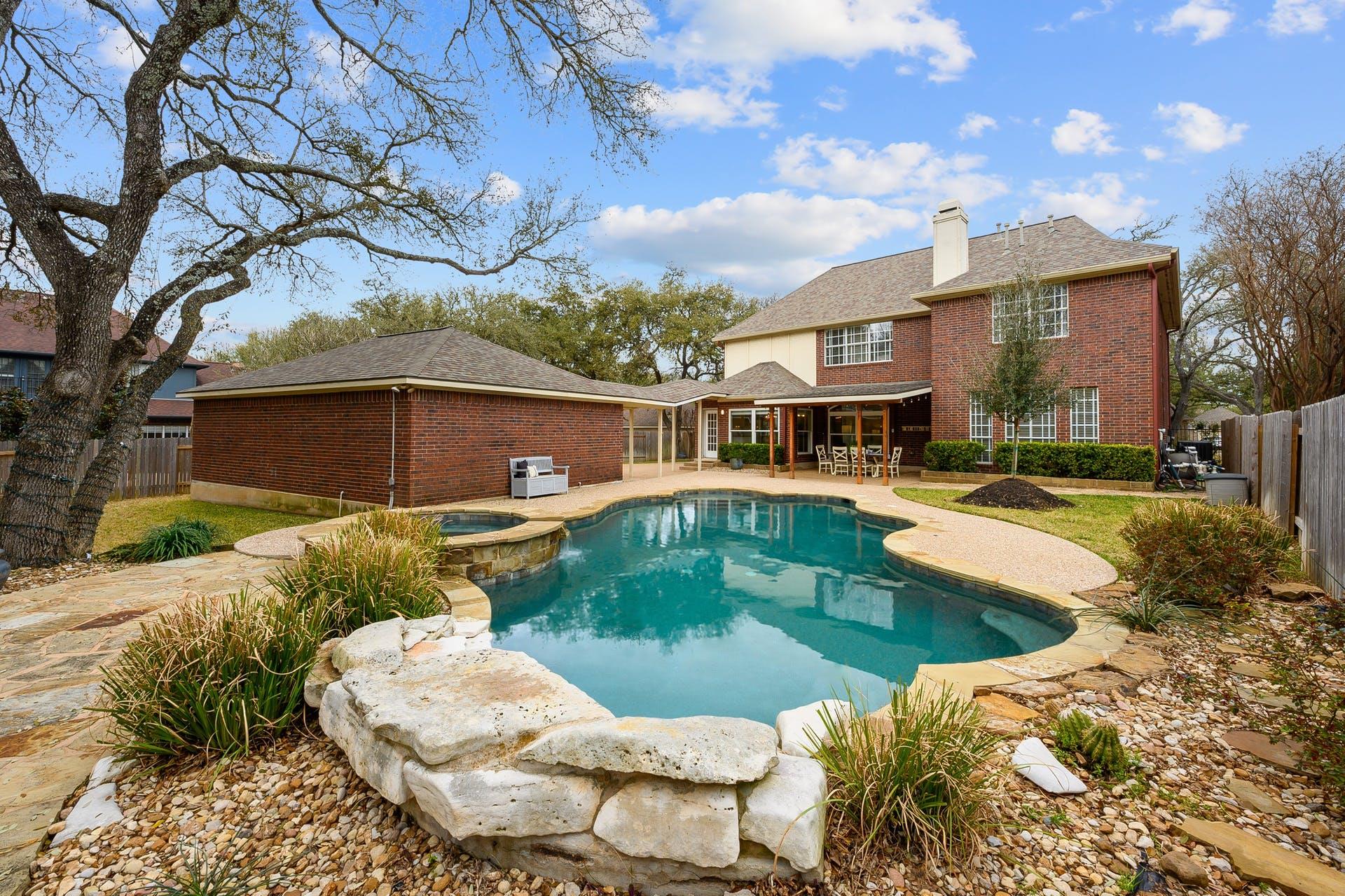 5823 Van Winkle Ln, Austin, TX 78739