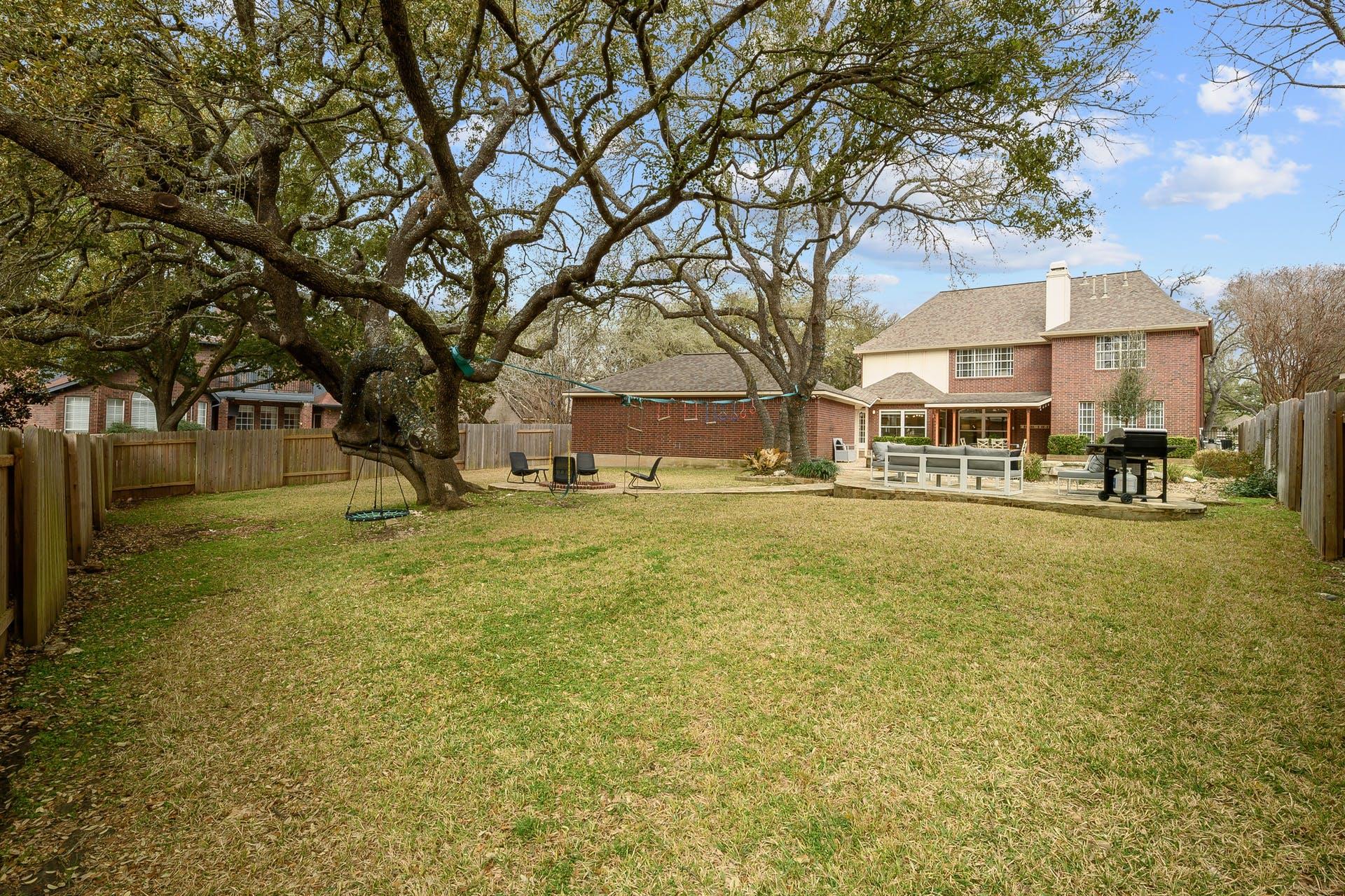 5823 Van Winkle Ln, Austin, TX 78739
