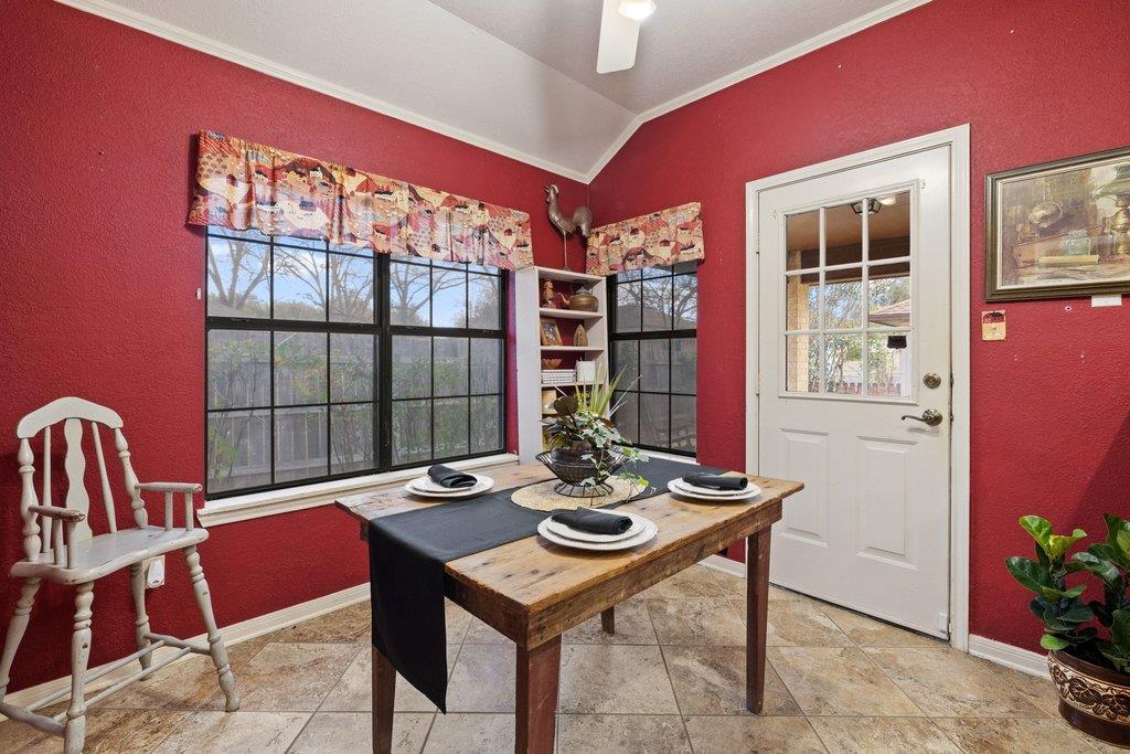 307 Cherrywood Cir, Taylor, TX 76574