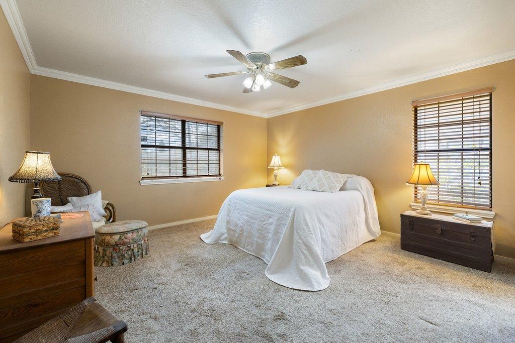 307 Cherrywood Cir, Taylor, TX 76574