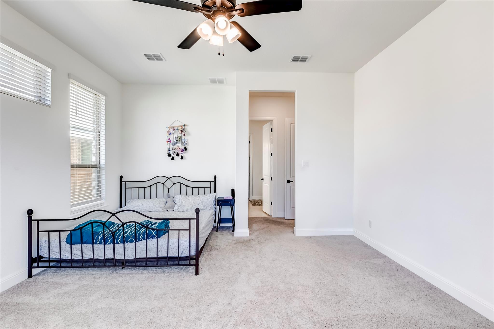 2824 Stone Branch Dr, Leander, TX 78641