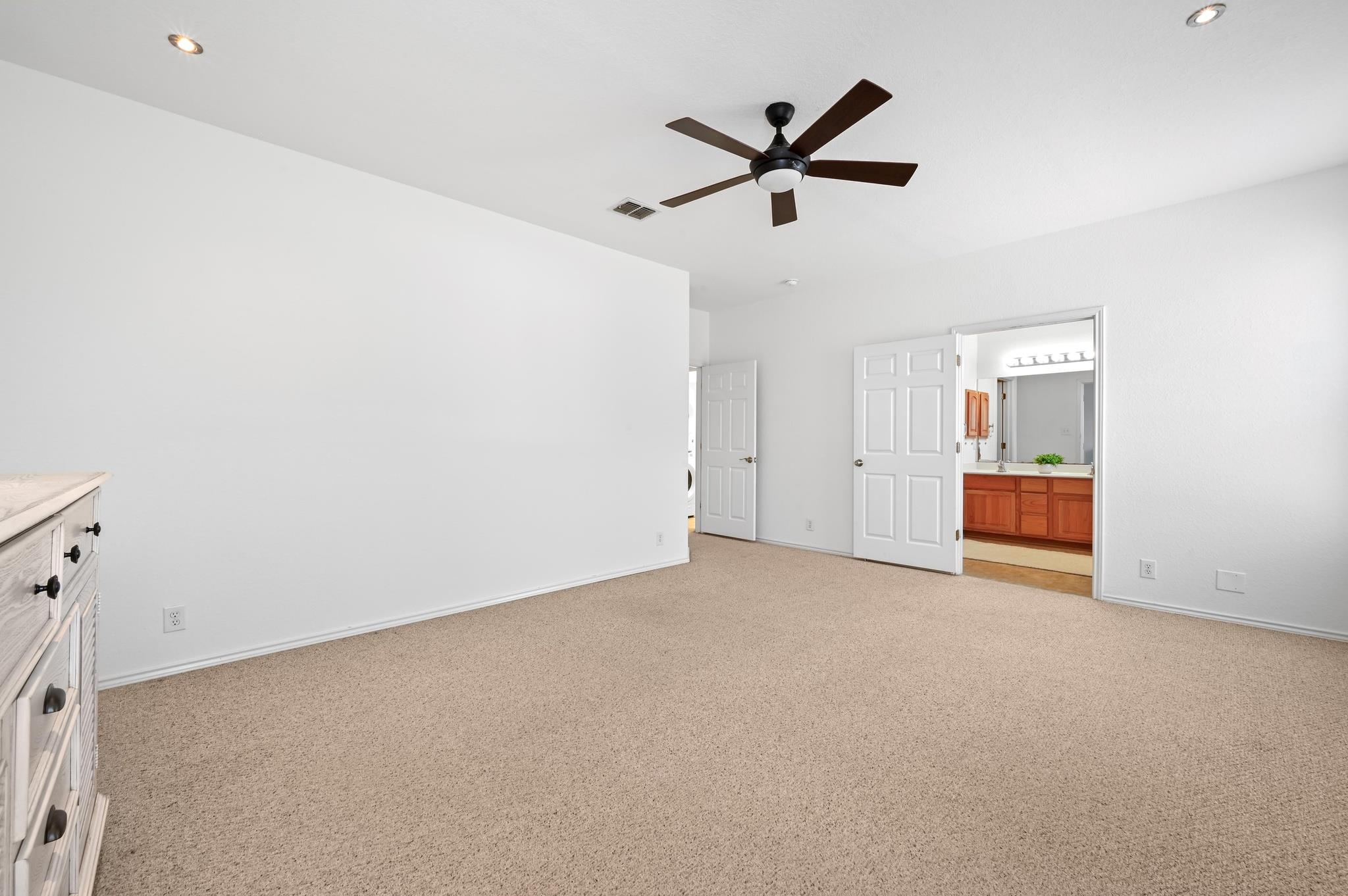 2434 Duval Dr, New Braunfels, TX 78130