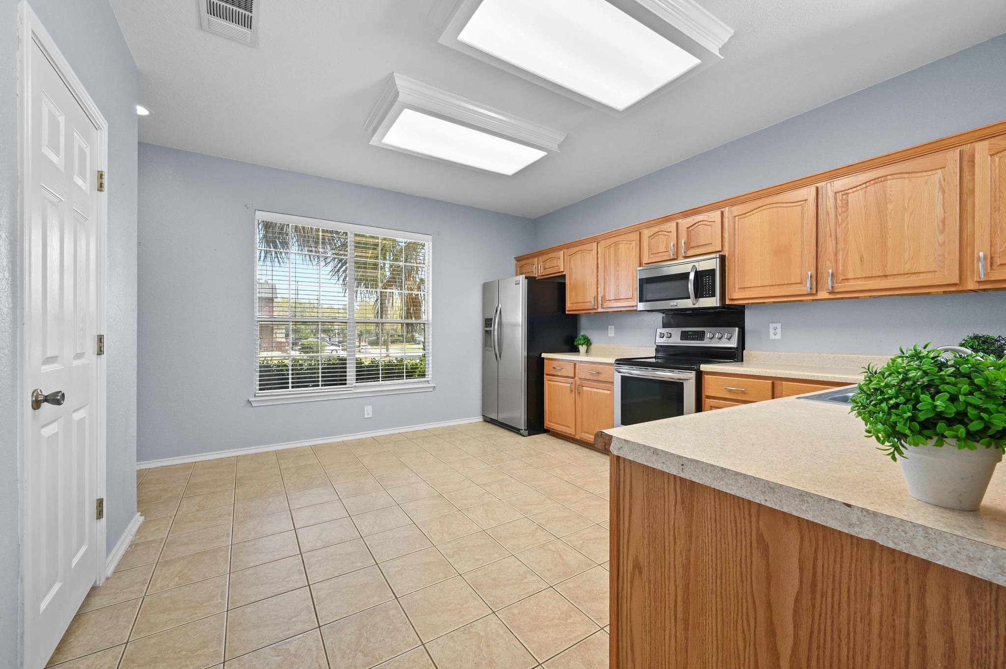 2434 Duval Dr, New Braunfels, TX 78130