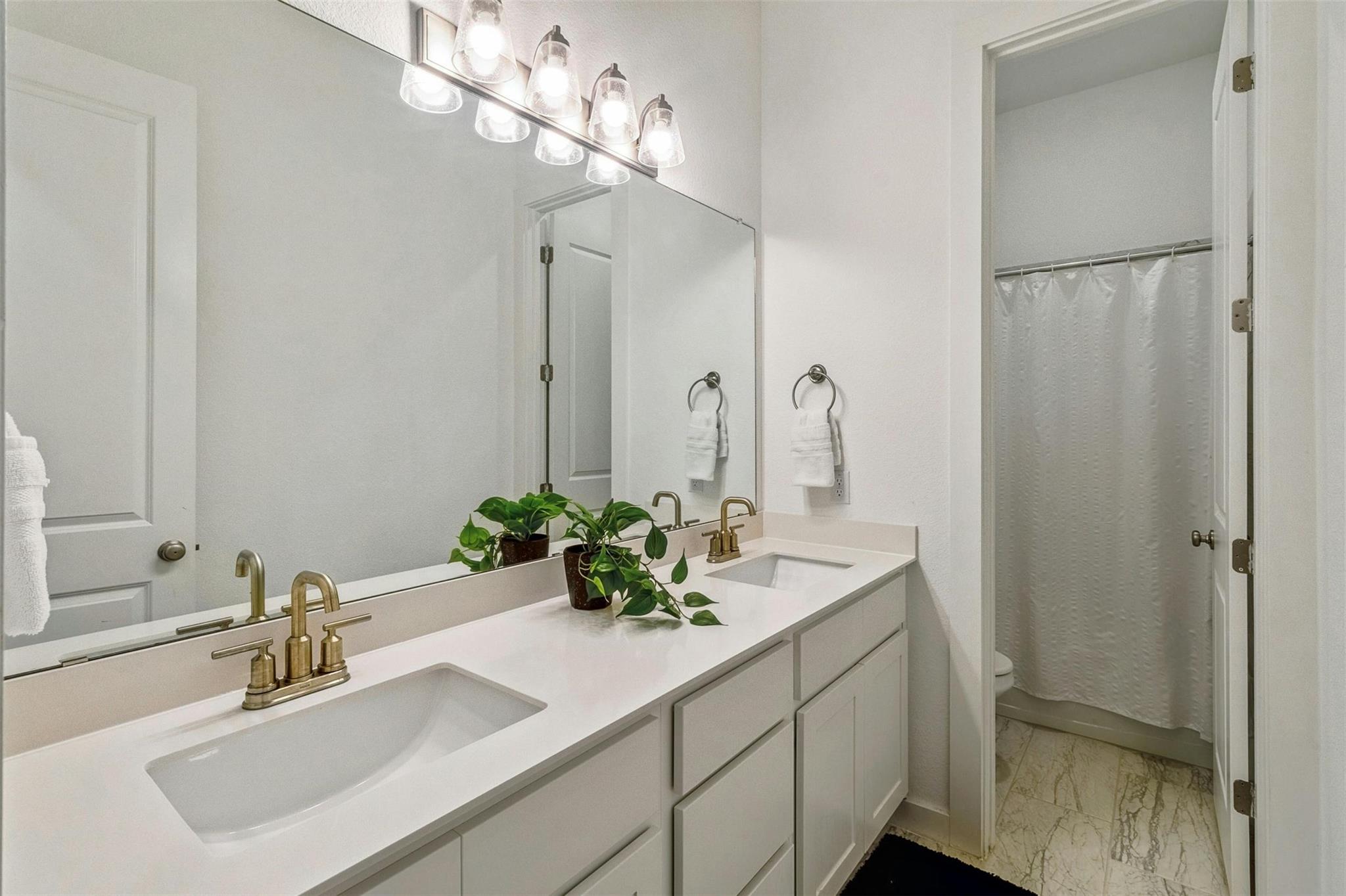 104 Rainbow Valley Trl, San Marcos, TX 78666