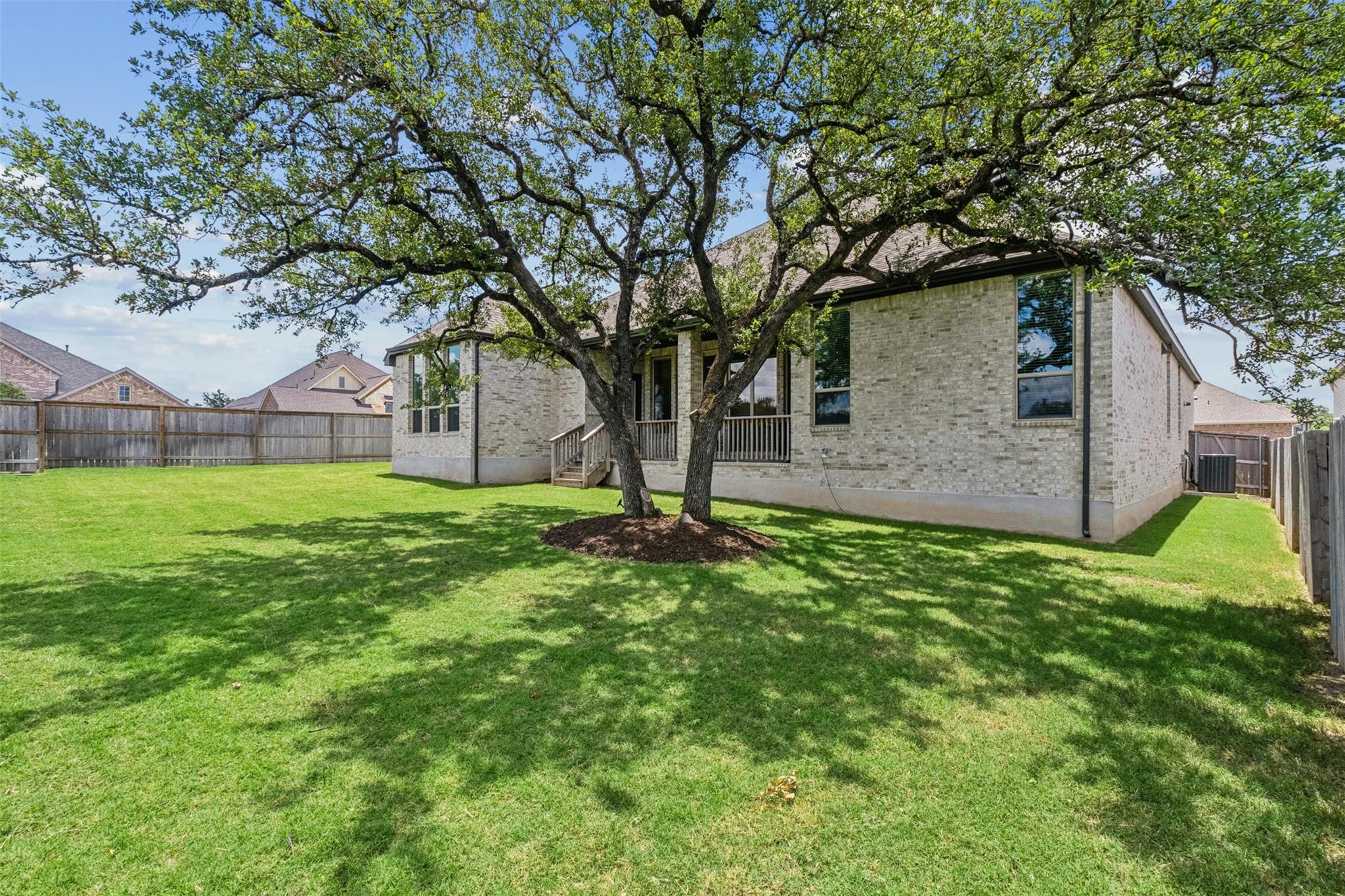 104 Rainbow Valley Trl, San Marcos, TX 78666