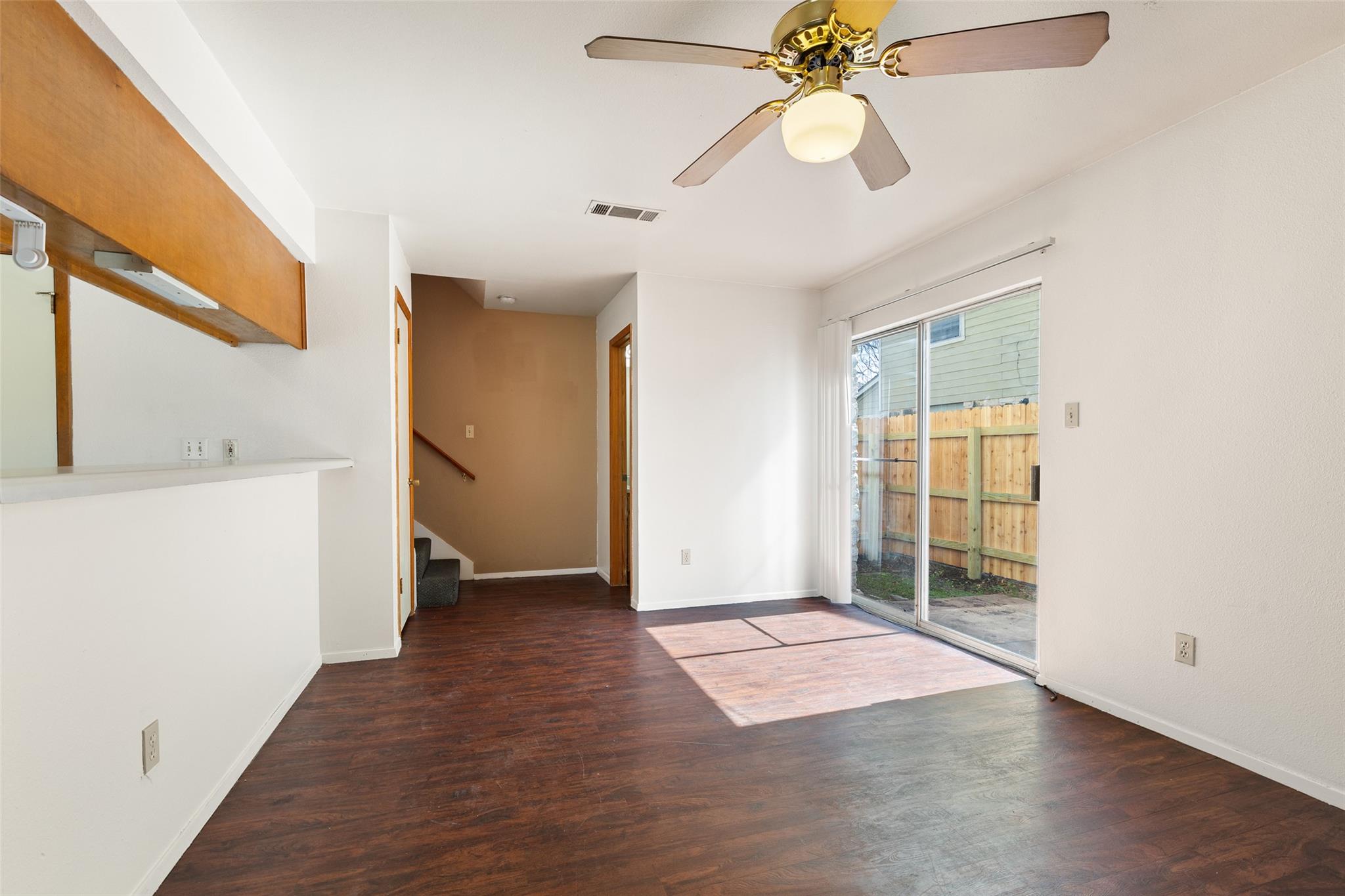 2203 Creekside Ln, Georgetown, TX 78626