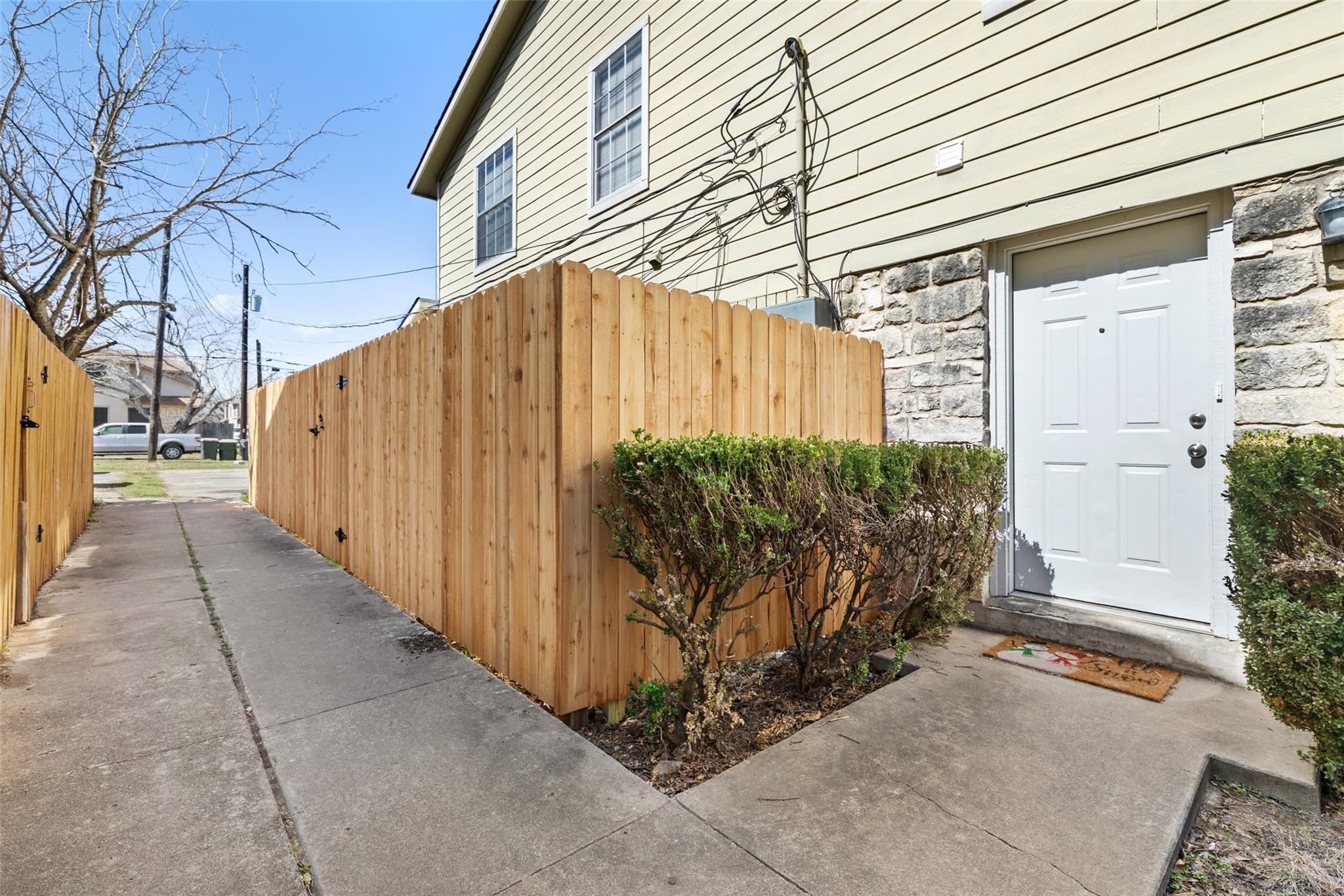 2203 Creekside Ln, Georgetown, TX 78626