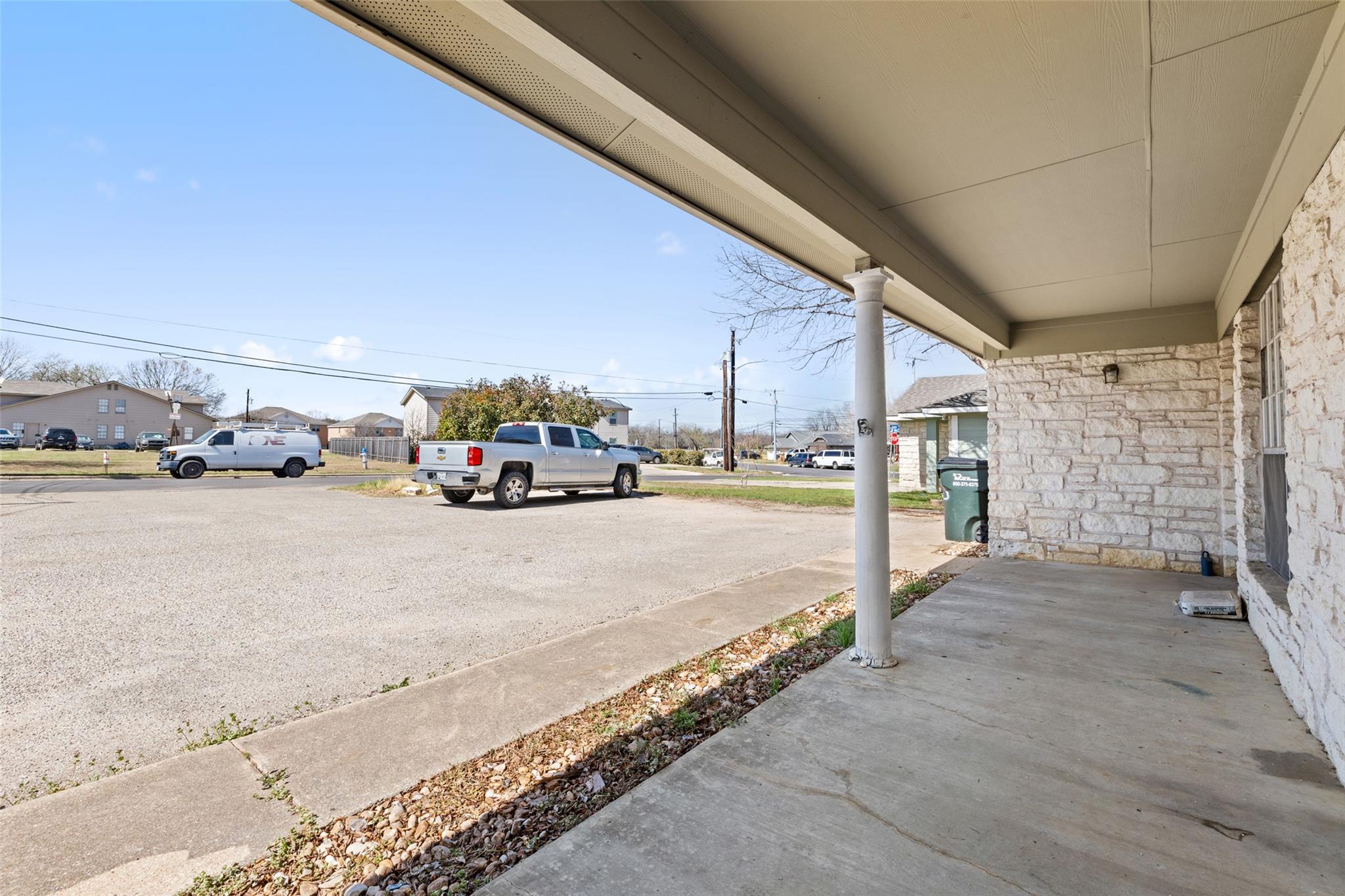 2203 Creekside Ln, Georgetown, TX 78626