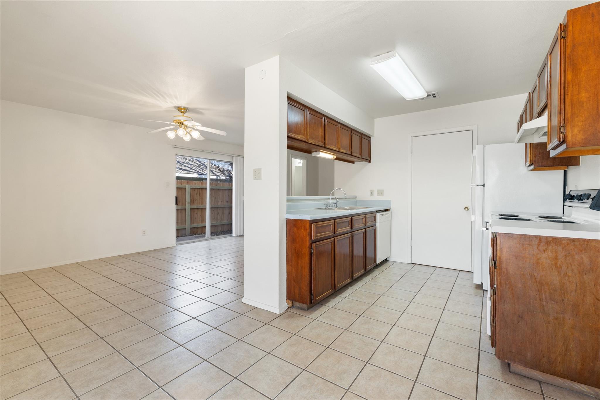 2203 Creekside Ln, Georgetown, TX 78626