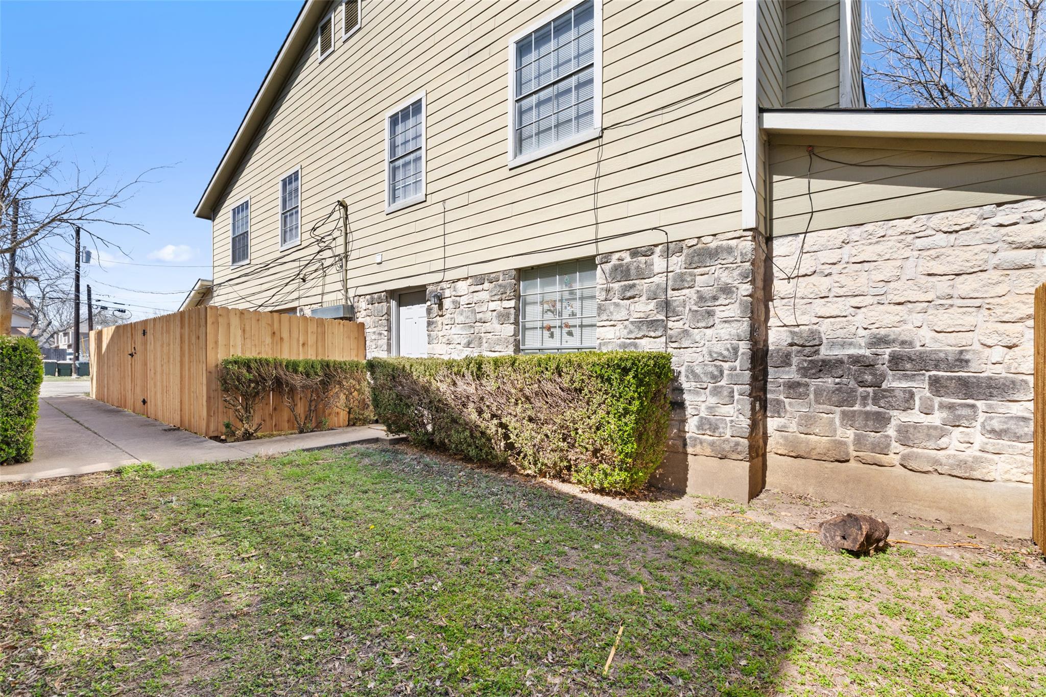 2203 Creekside Ln, Georgetown, TX 78626