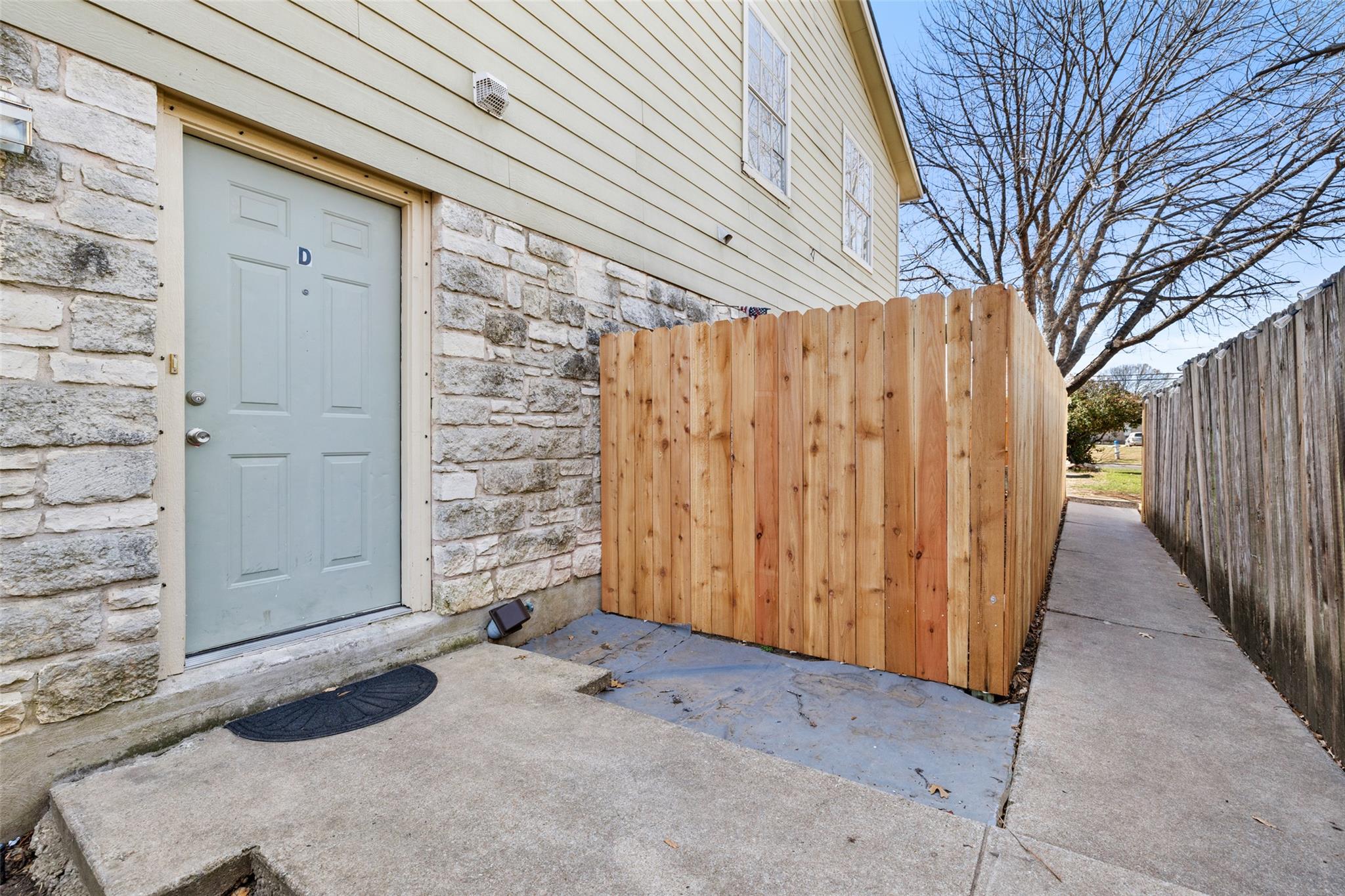 2203 Creekside Ln, Georgetown, TX 78626