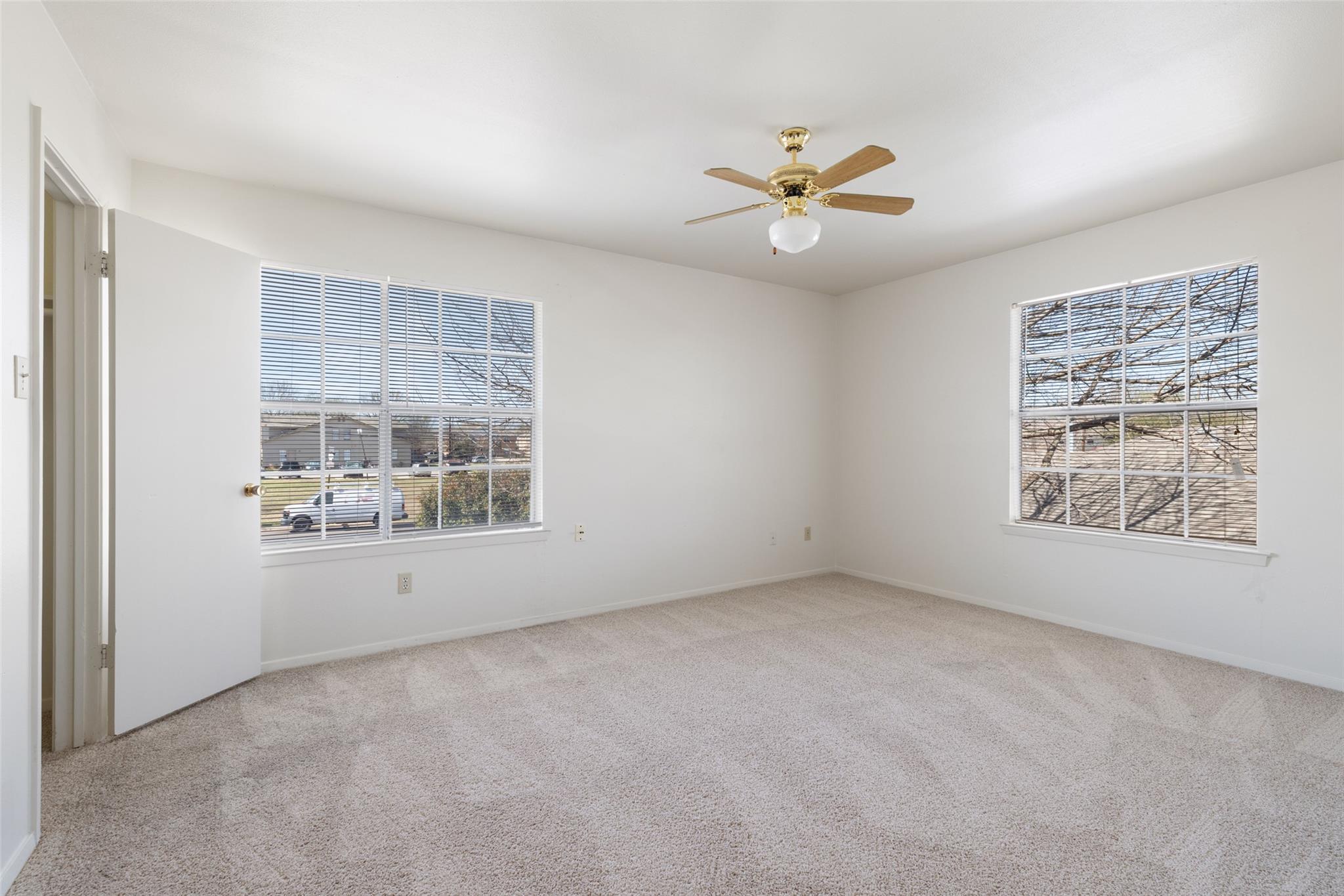 2203 Creekside Ln, Georgetown, TX 78626