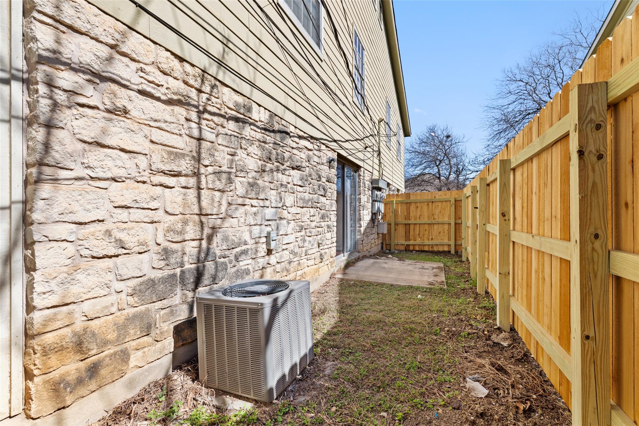 2203 Creekside Ln, Georgetown, TX 78626