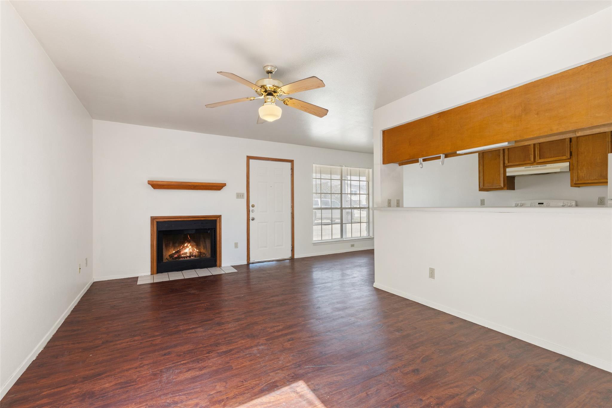 2203 Creekside Ln, Georgetown, TX 78626