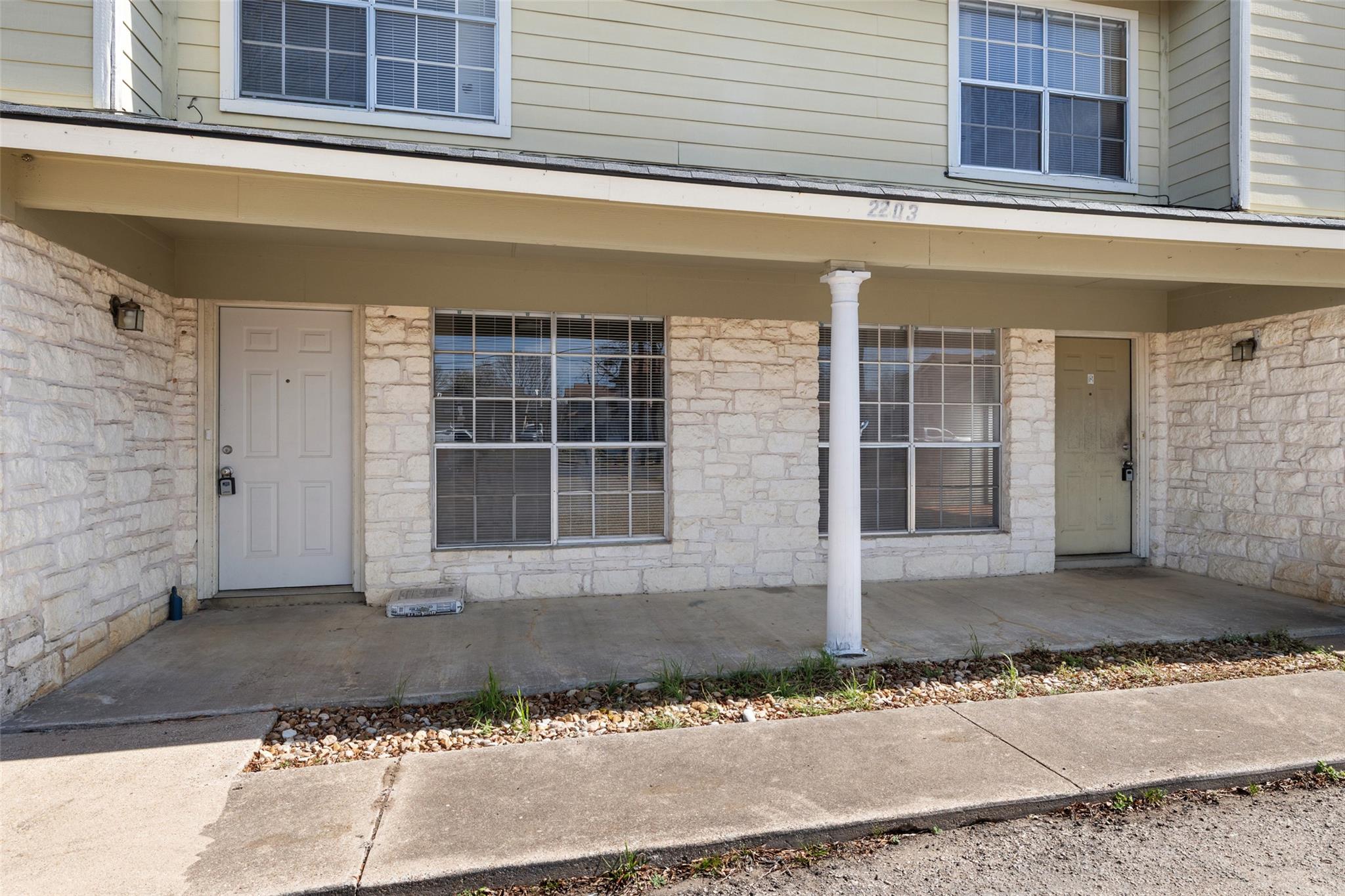 2203 Creekside Ln, Georgetown, TX 78626