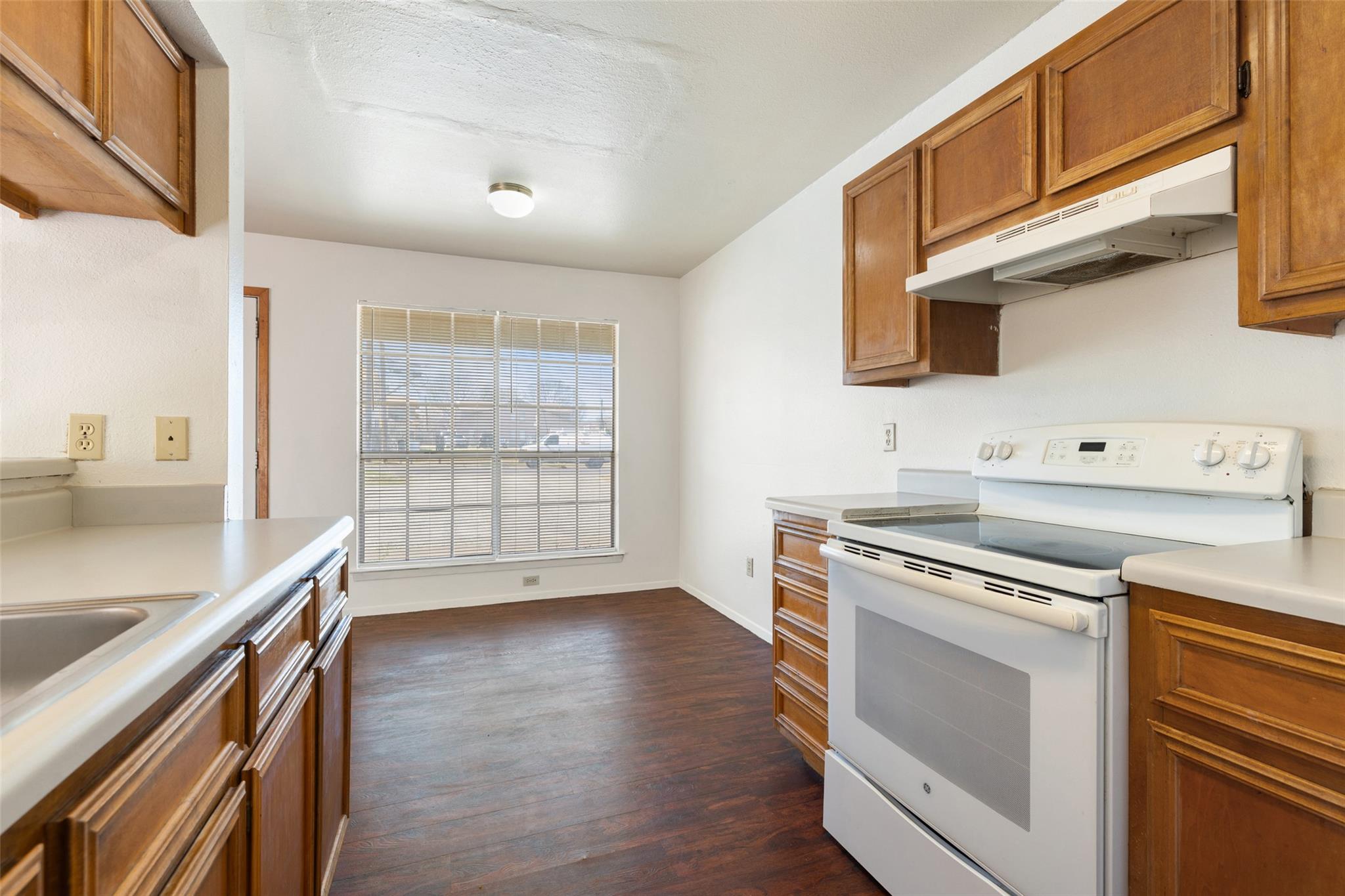 2203 Creekside Ln, Georgetown, TX 78626