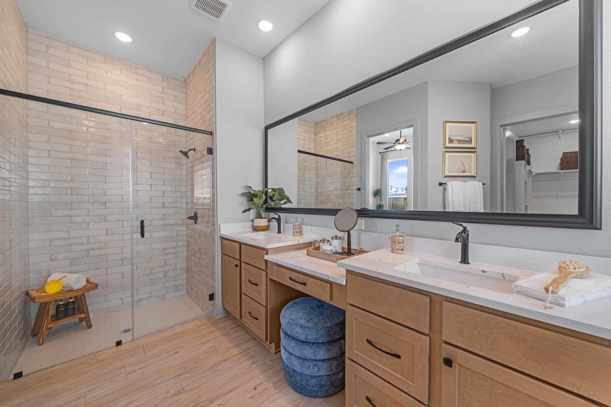 208 Montecido Dr, Liberty Hill, TX 78642