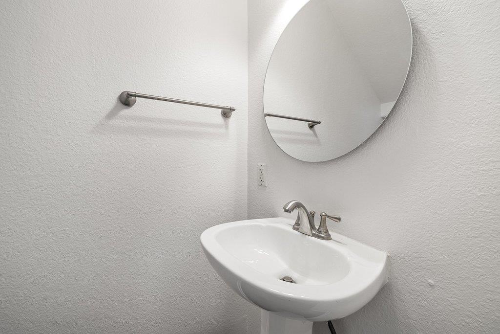 4620 W William Cannon Dr # 4, Austin, TX 78749