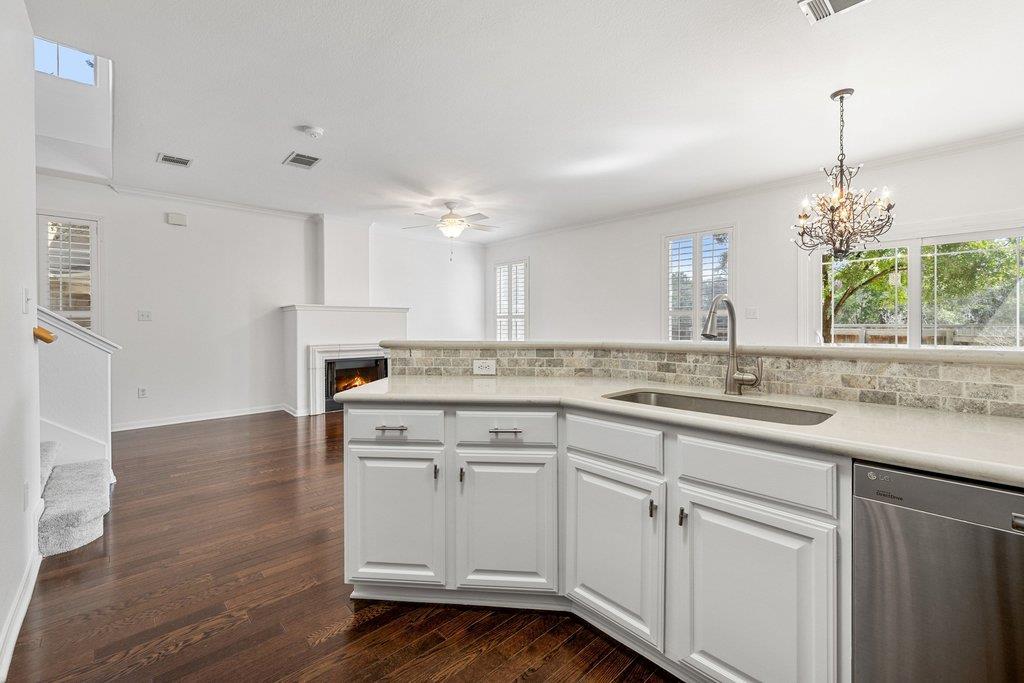 4620 W William Cannon Dr # 4, Austin, TX 78749