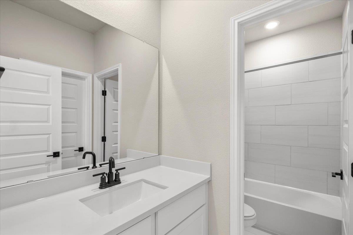 5900 Whisper Creek Dr # 413, Georgetown, TX 78628