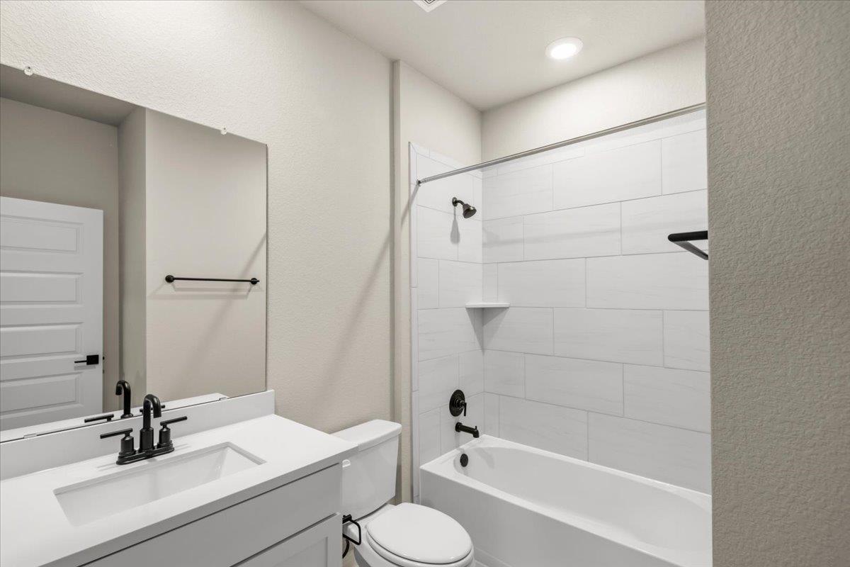 5900 Whisper Creek Dr # 413, Georgetown, TX 78628