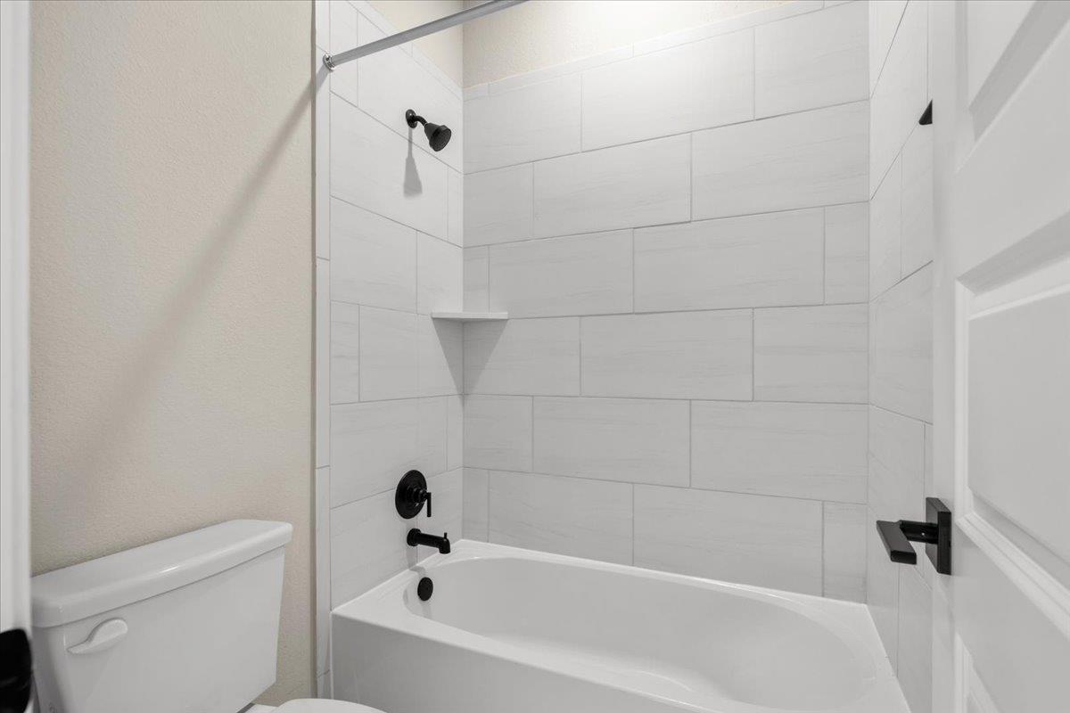 5900 Whisper Creek Dr # 413, Georgetown, TX 78628