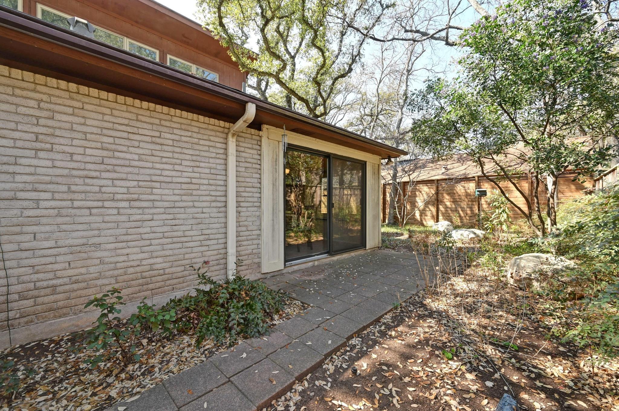 8504 Tallwood Dr, Austin, TX 78759