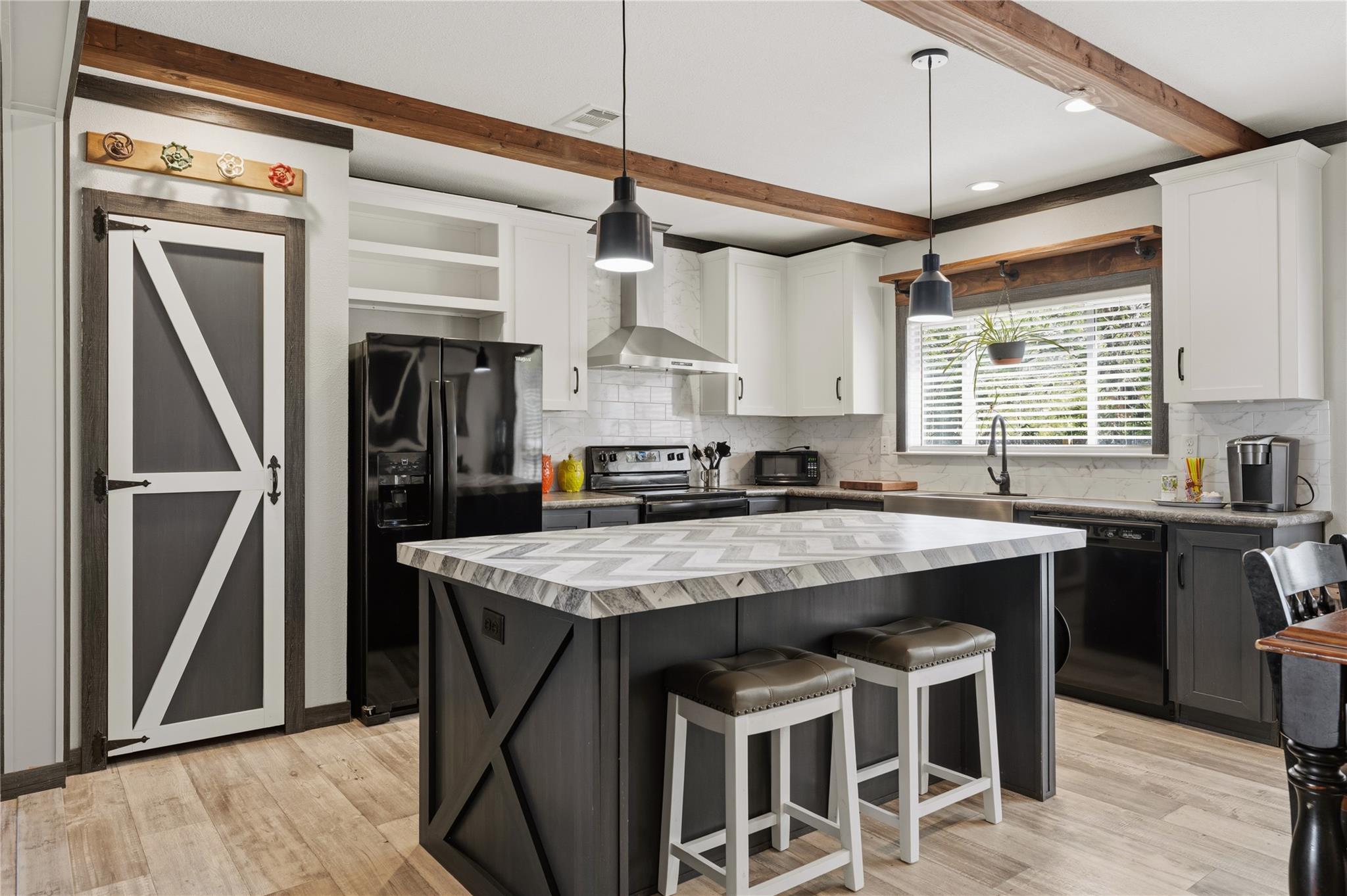 313 S Ave F Ave, Johnson City, TX 78636