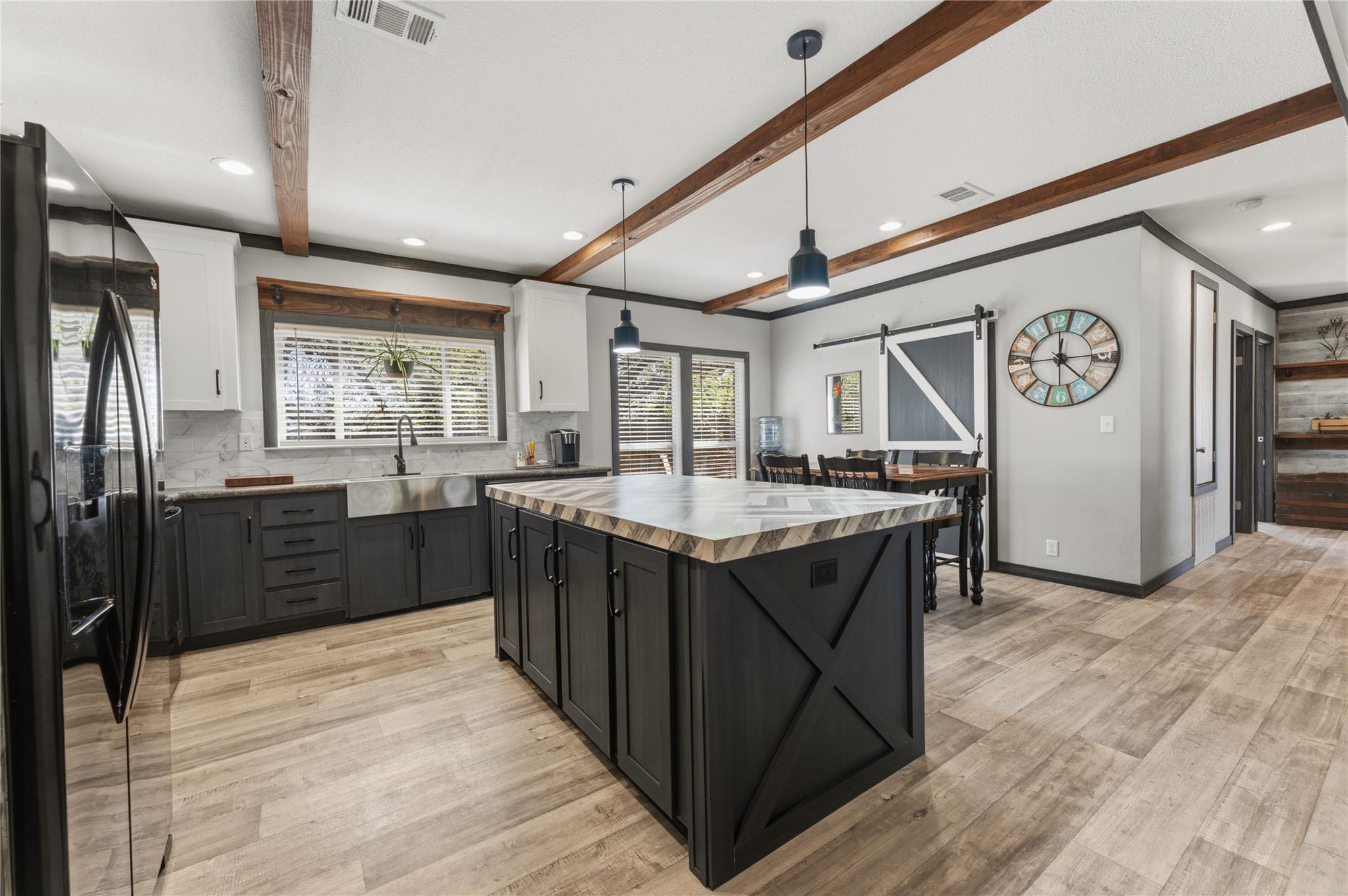 313 S Ave F Ave, Johnson City, TX 78636