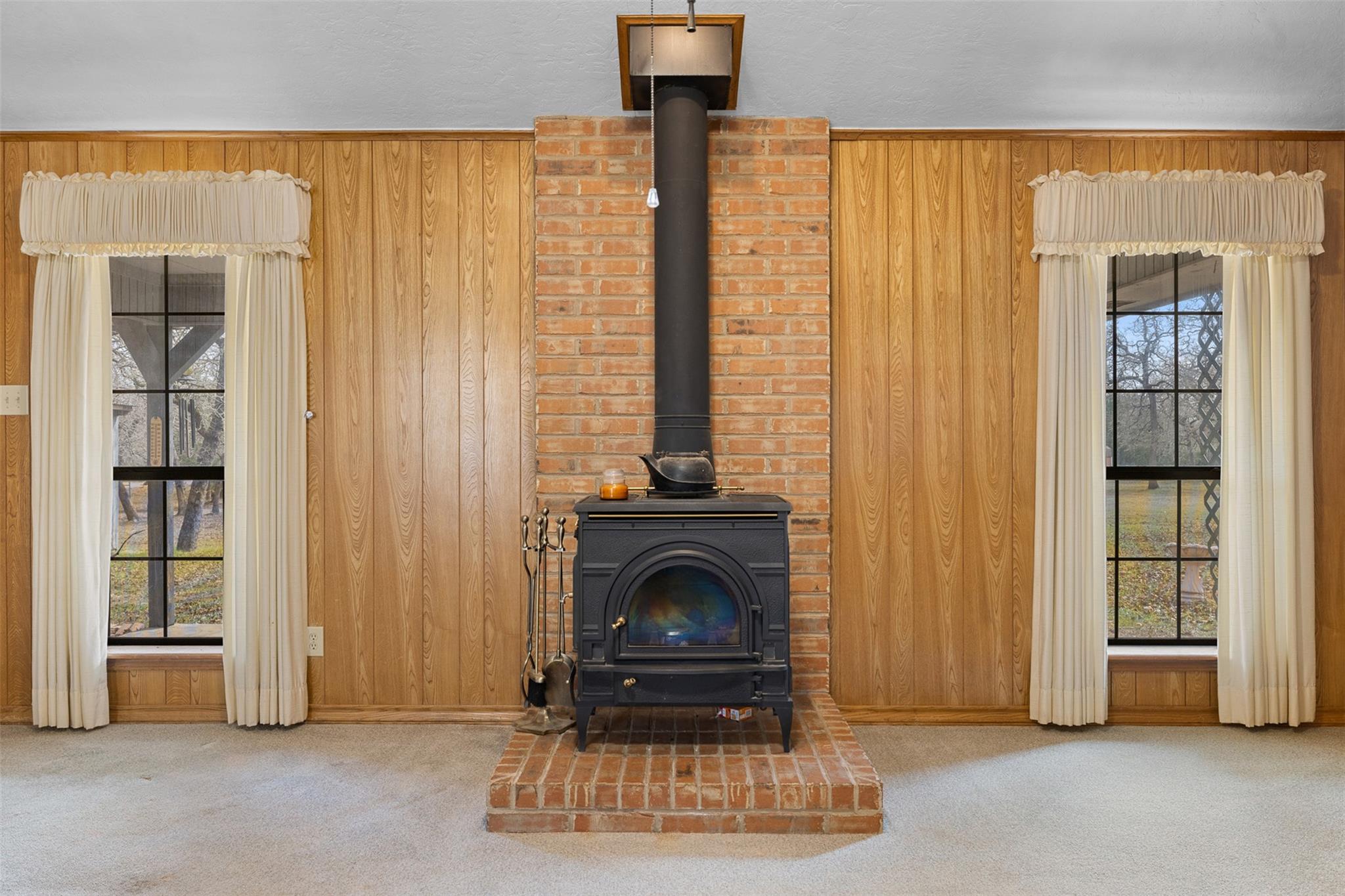 1196 Sherrill Ln, Lexington, TX 78947