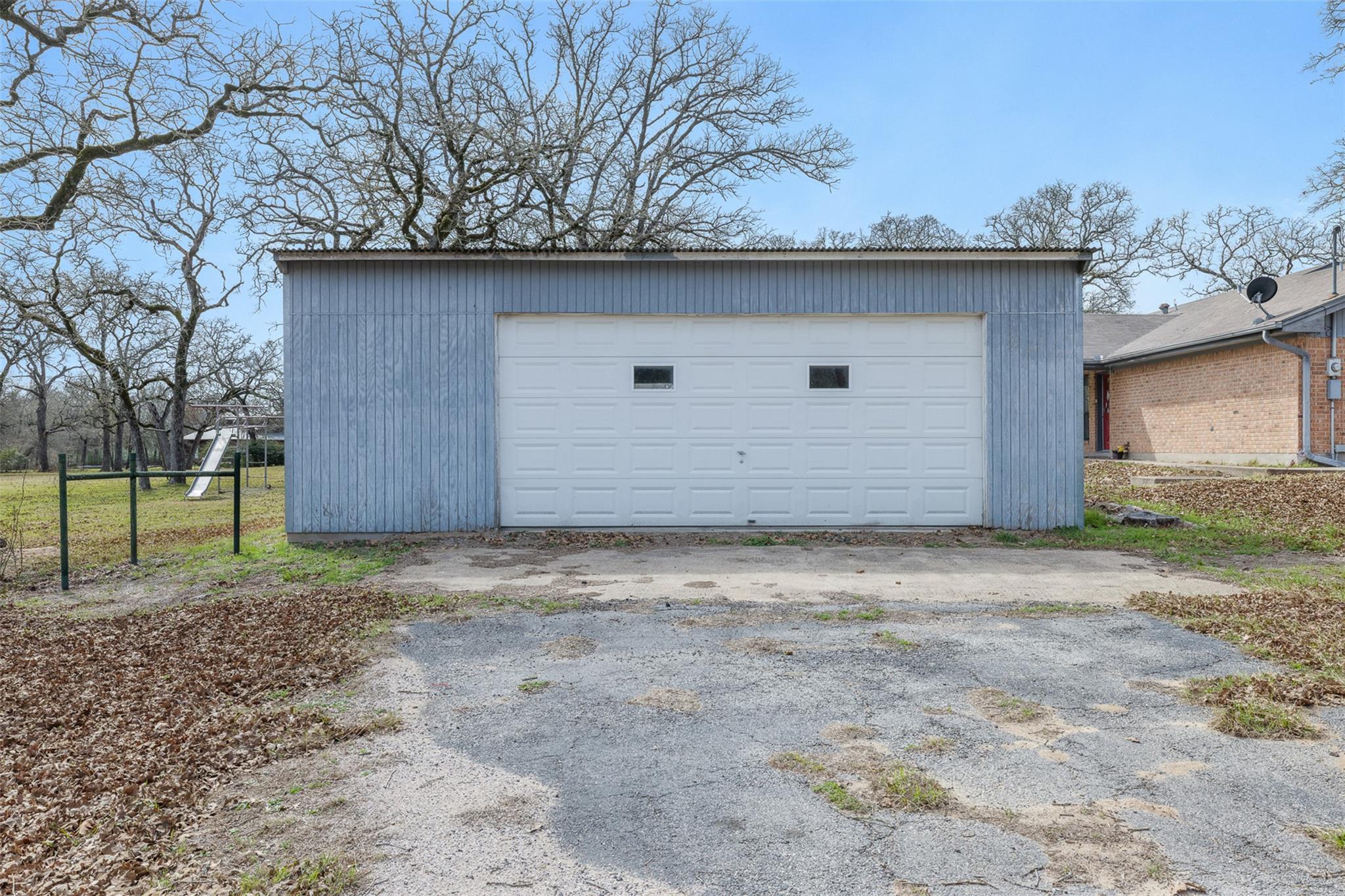 1196 Sherrill Ln, Lexington, TX 78947