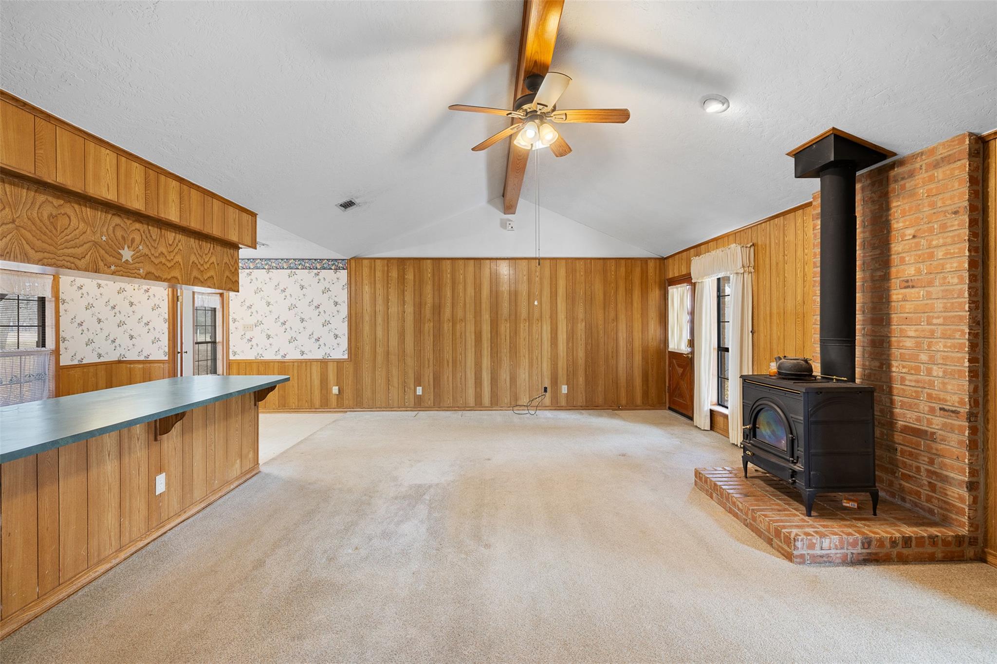 1196 Sherrill Ln, Lexington, TX 78947