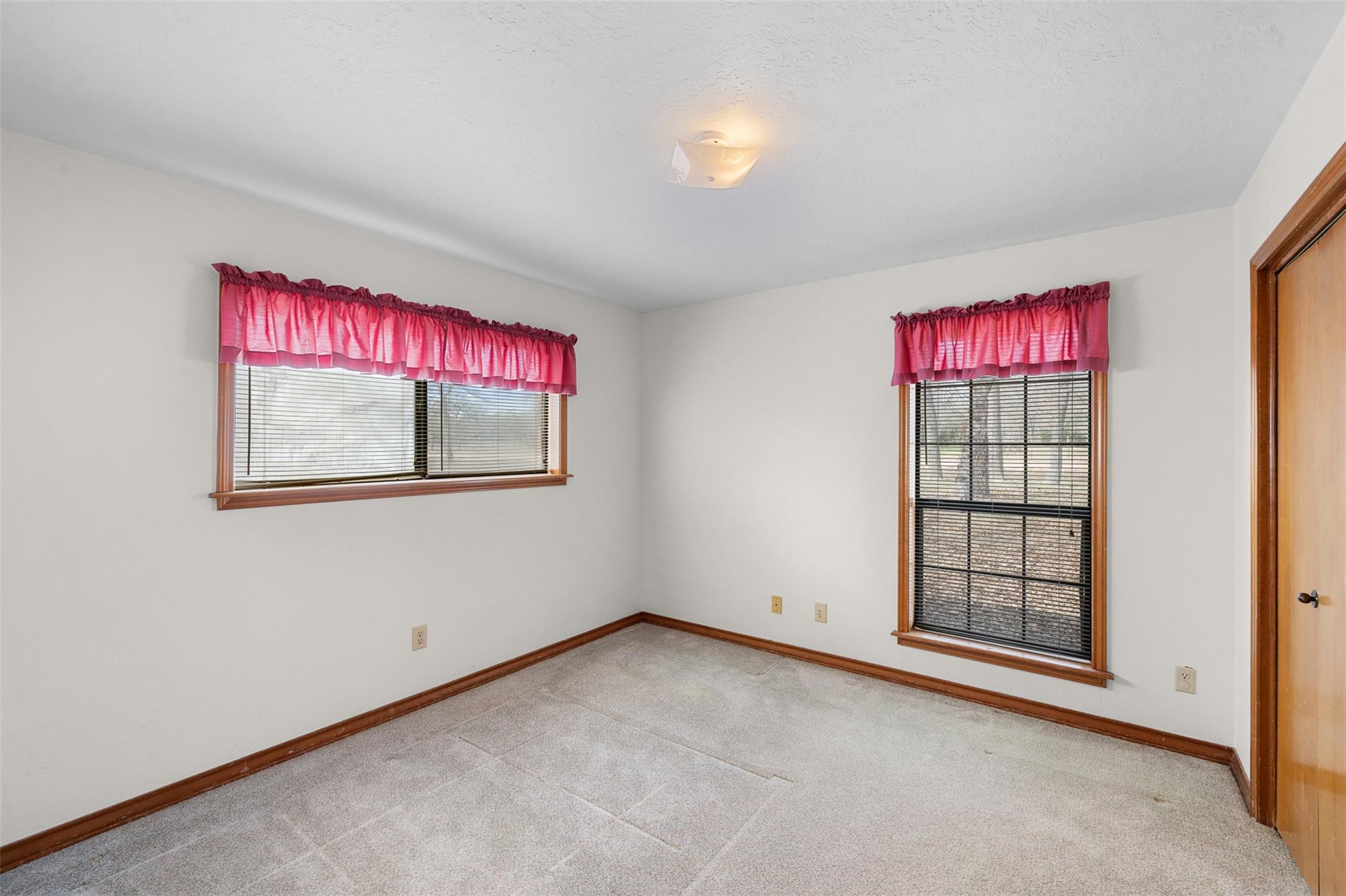 1196 Sherrill Ln, Lexington, TX 78947