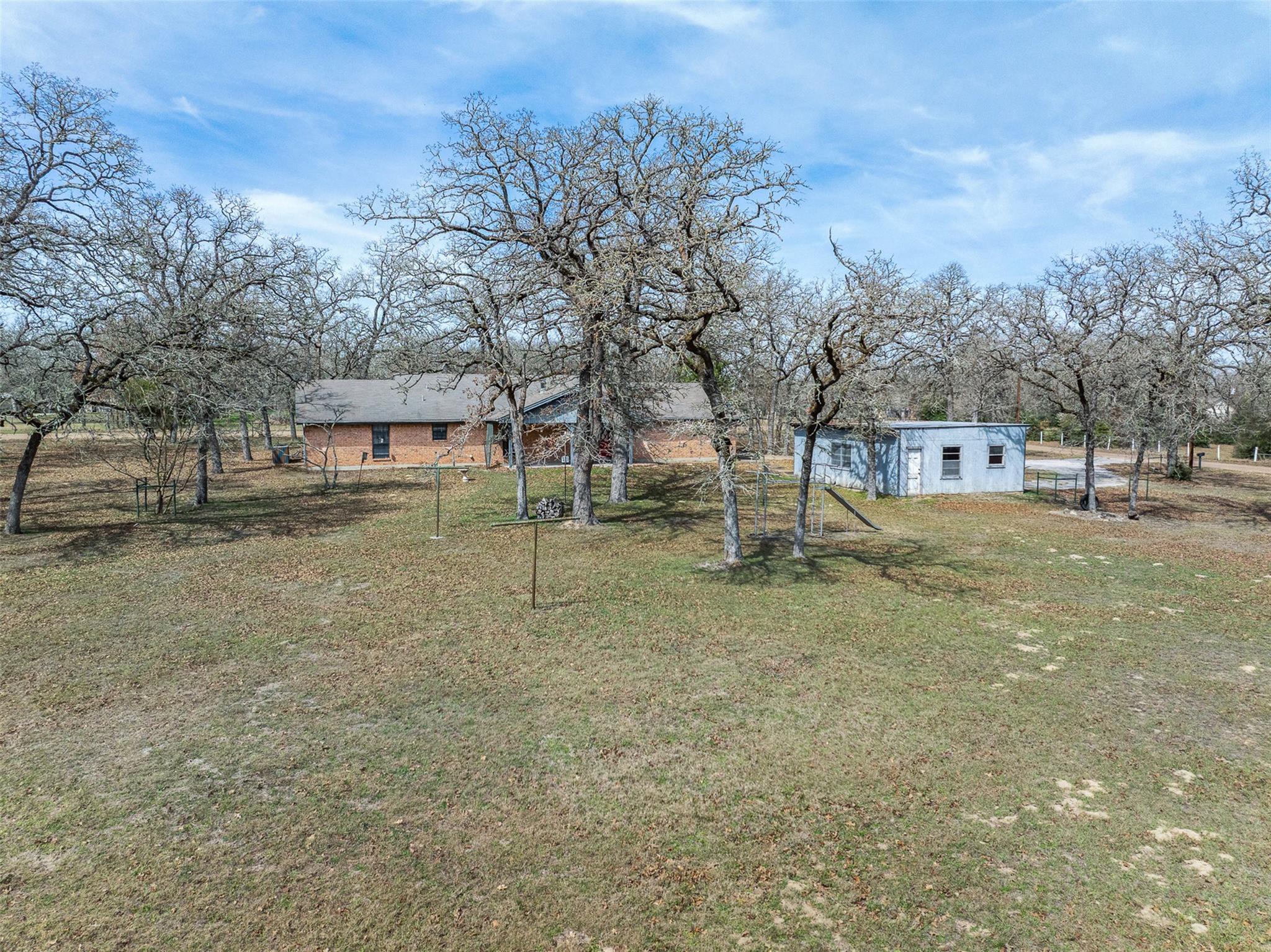 1196 Sherrill Ln, Lexington, TX 78947