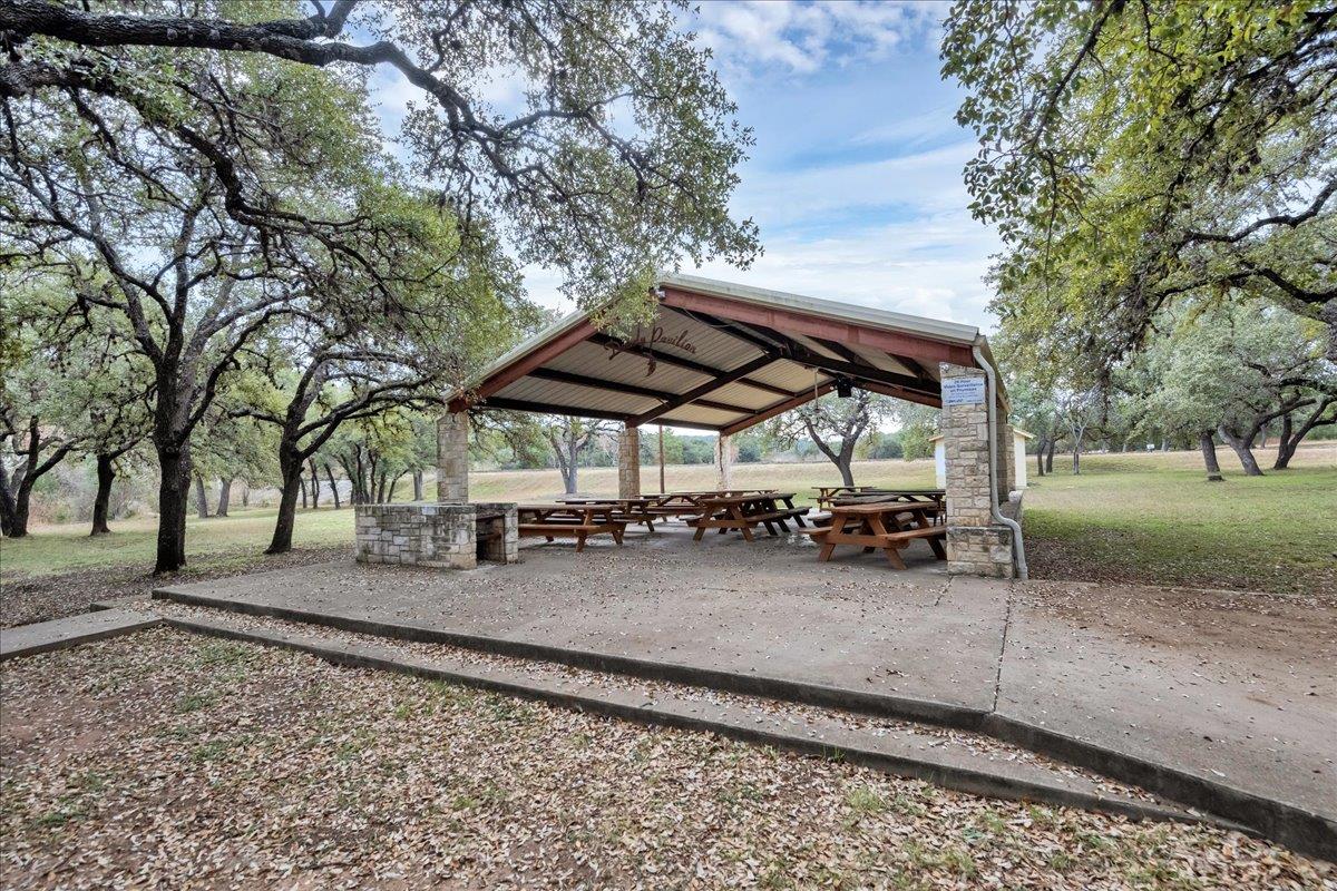 312 Alloway Dr, Spicewood, TX 78669