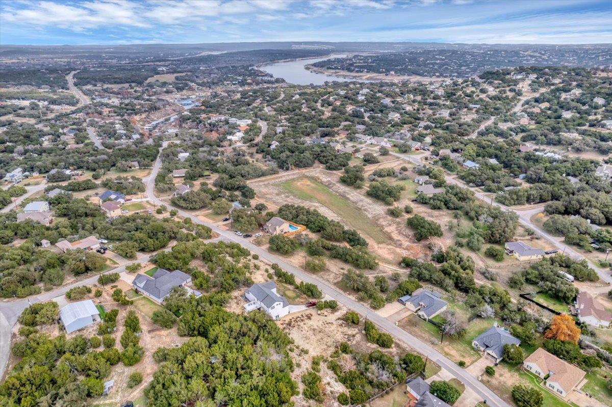 312 Alloway Dr, Spicewood, TX 78669