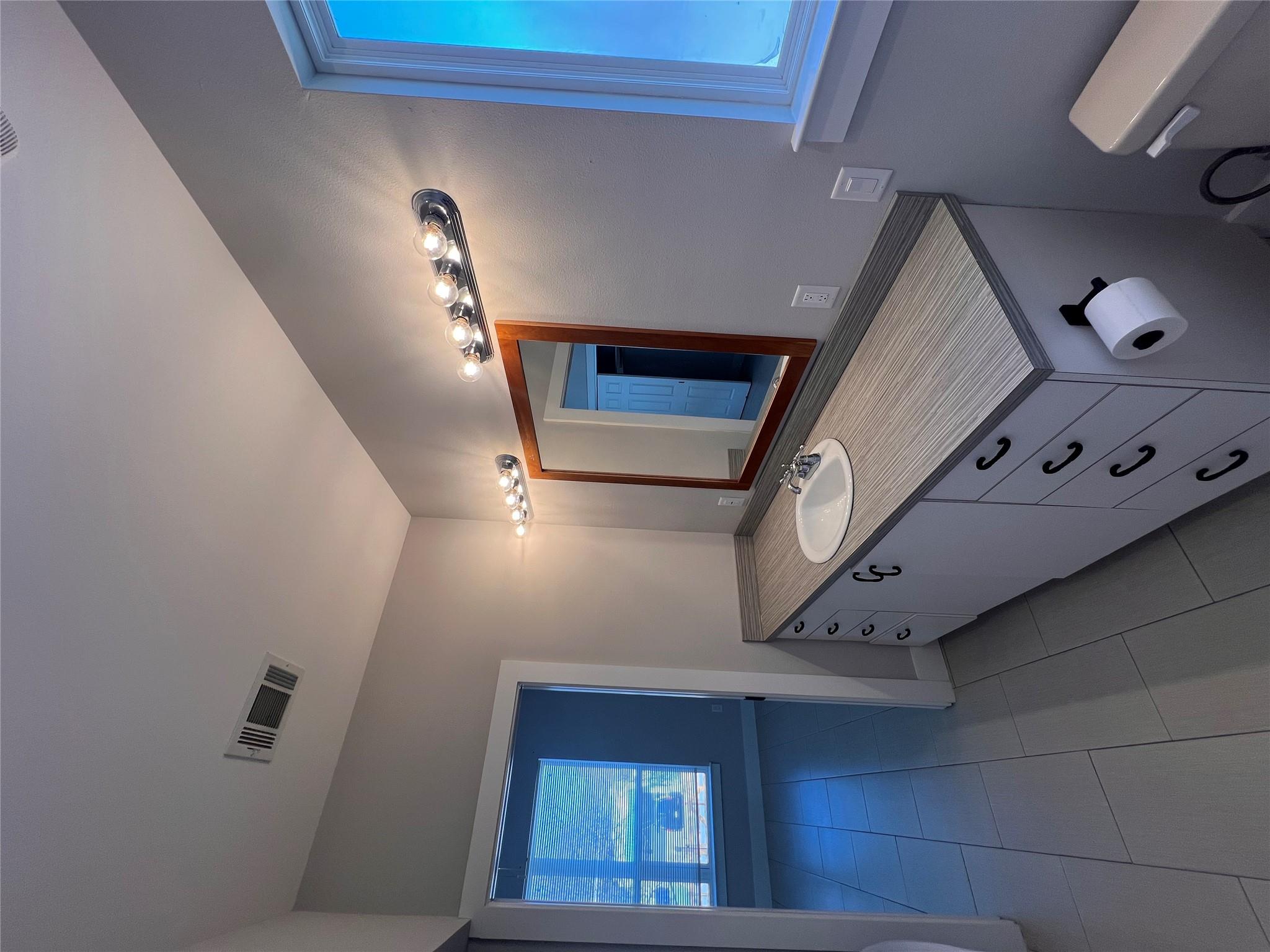 1101 Stobaugh St # B, Austin, TX 78757