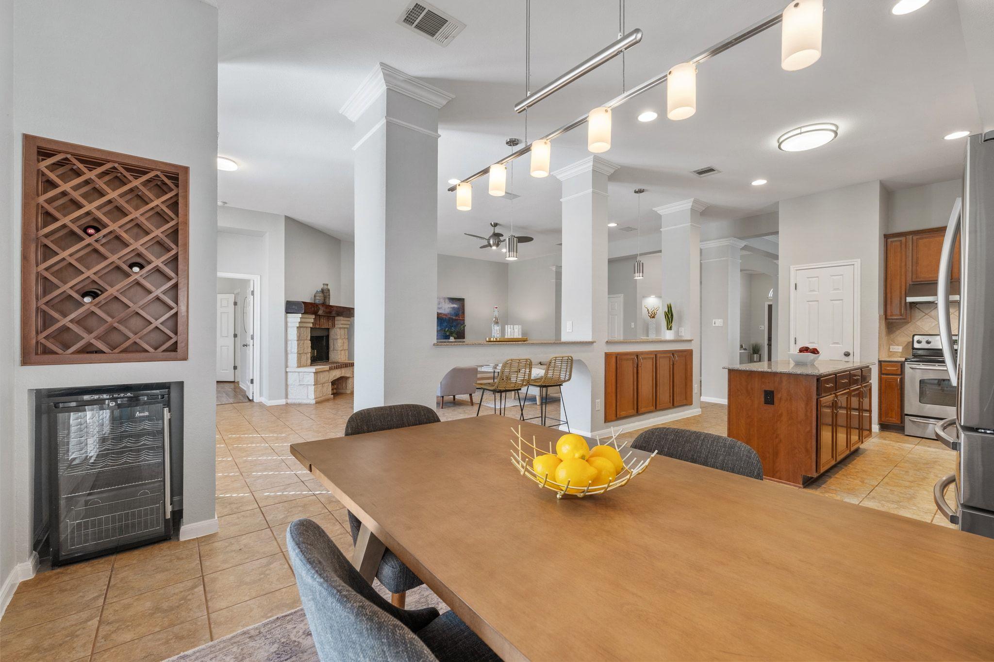 9905 Savannah Ridge Dr, Austin, TX 78726