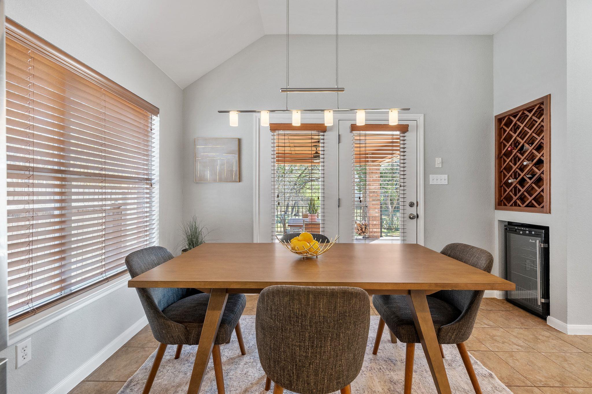 9905 Savannah Ridge Dr, Austin, TX 78726