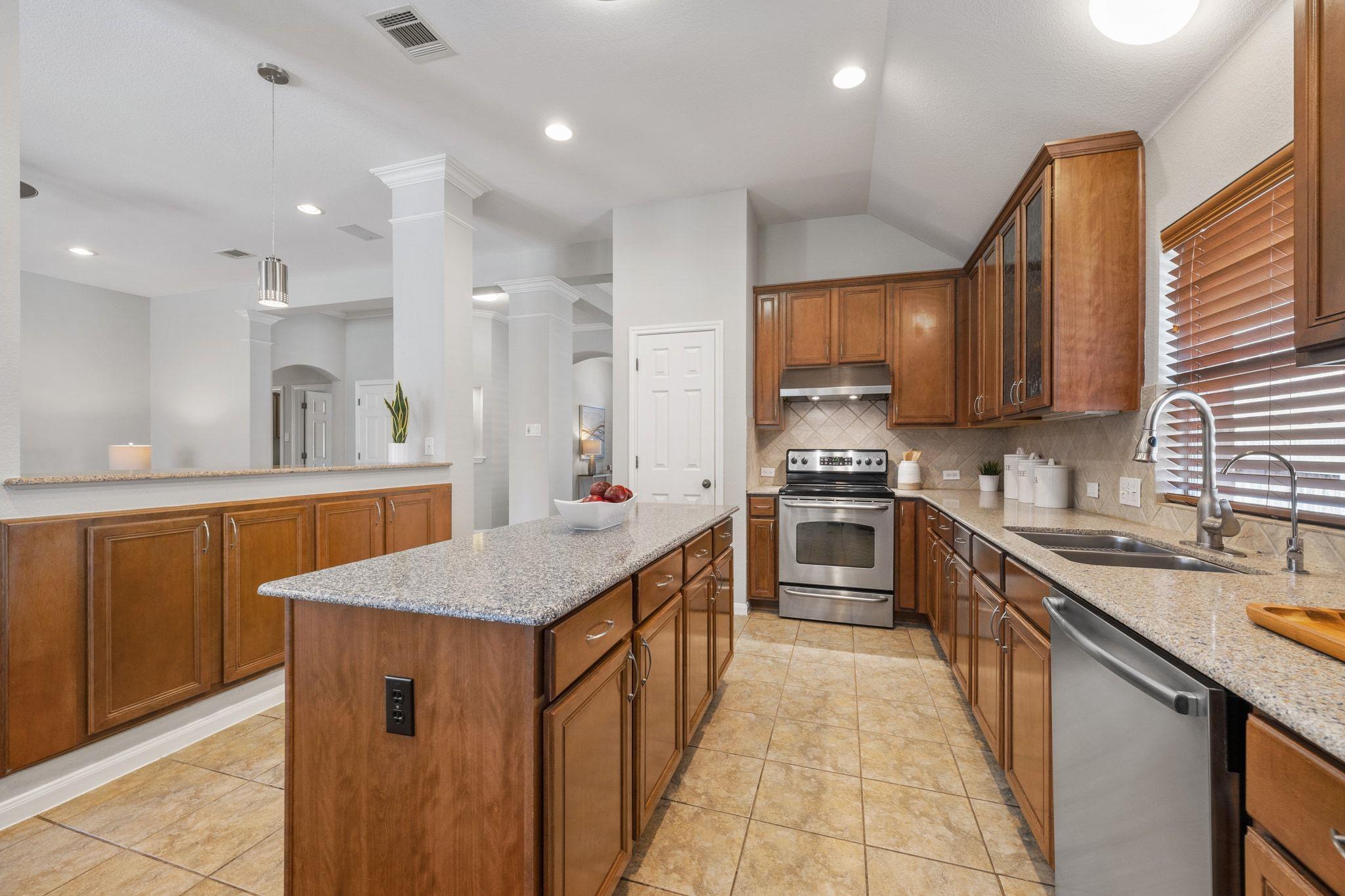 9905 Savannah Ridge Dr, Austin, TX 78726