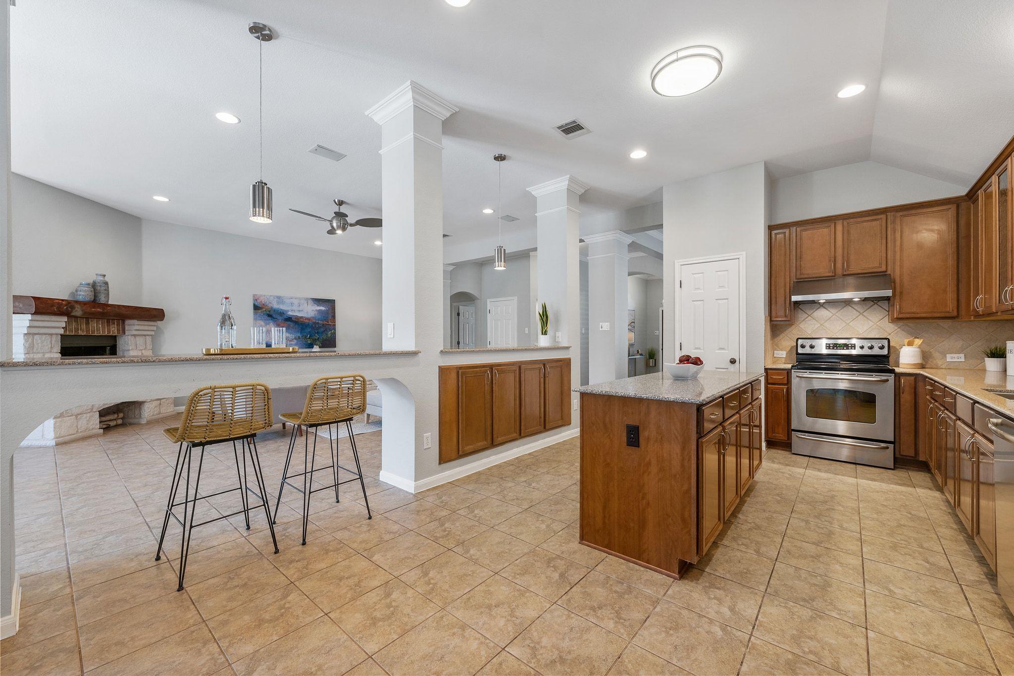 9905 Savannah Ridge Dr, Austin, TX 78726