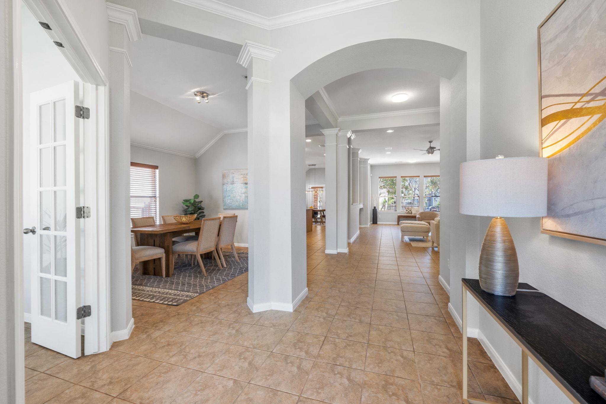 9905 Savannah Ridge Dr, Austin, TX 78726