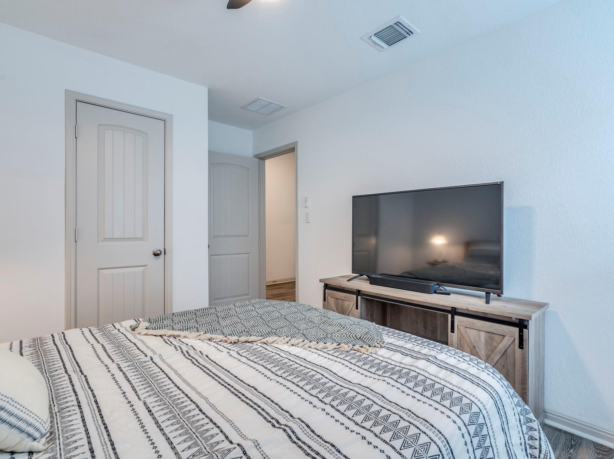 206 Fort Clark Springs Dr, Hutto, TX 78634