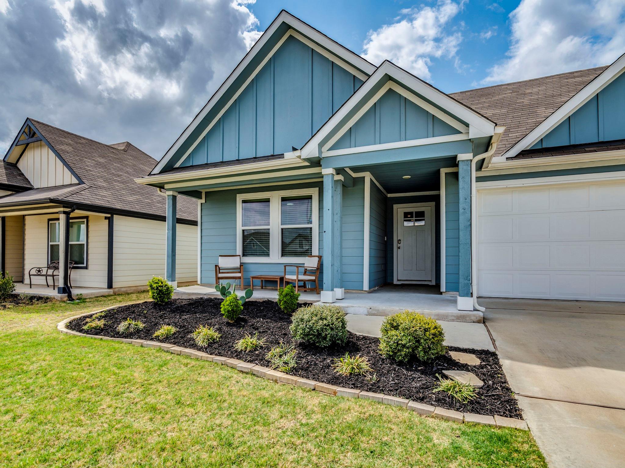 206 Fort Clark Springs Dr, Hutto, TX 78634