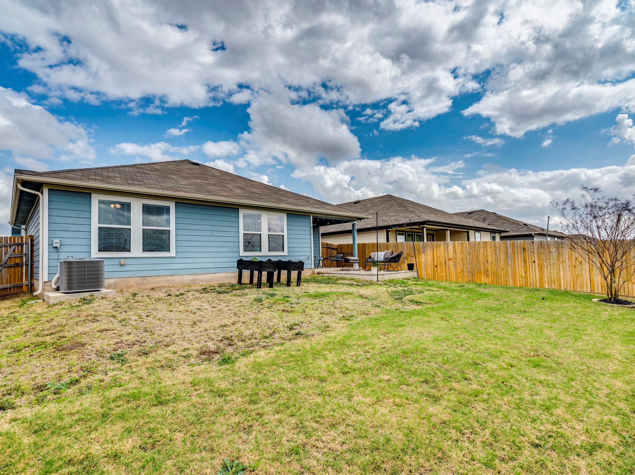 206 Fort Clark Springs Dr, Hutto, TX 78634