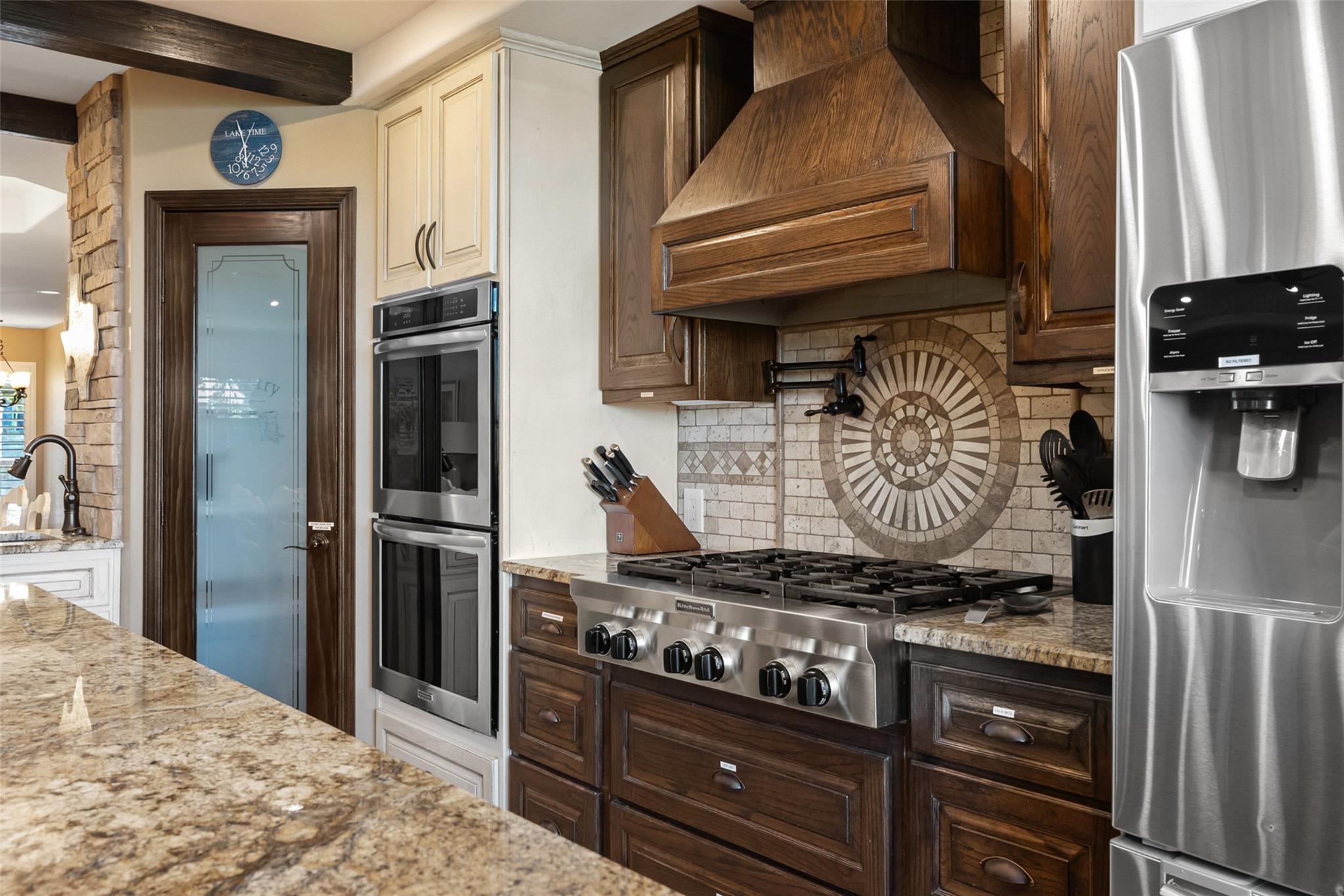 259 Oak Hideaway Dr, Canyon Lake, TX 78133