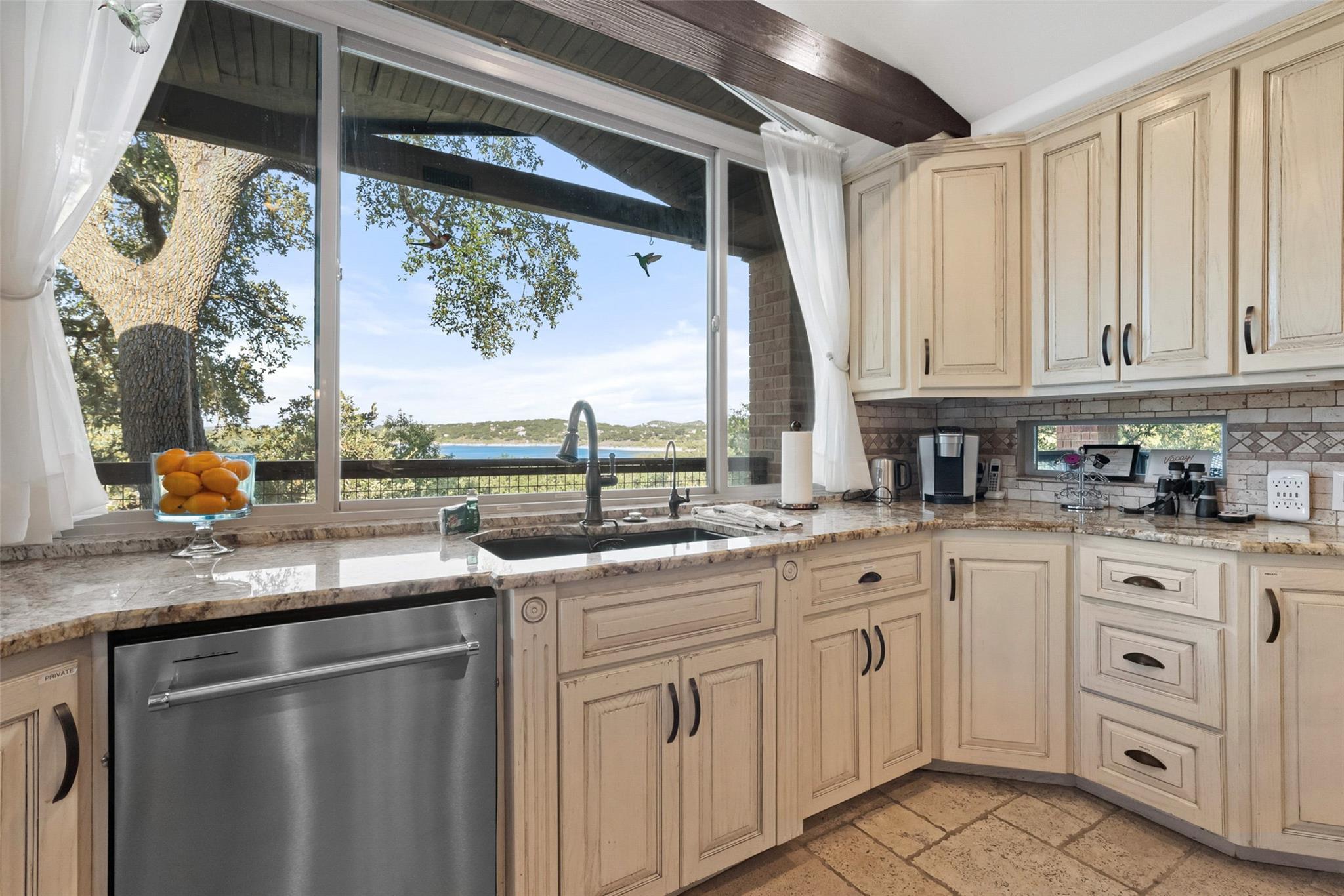 259 Oak Hideaway Dr, Canyon Lake, TX 78133