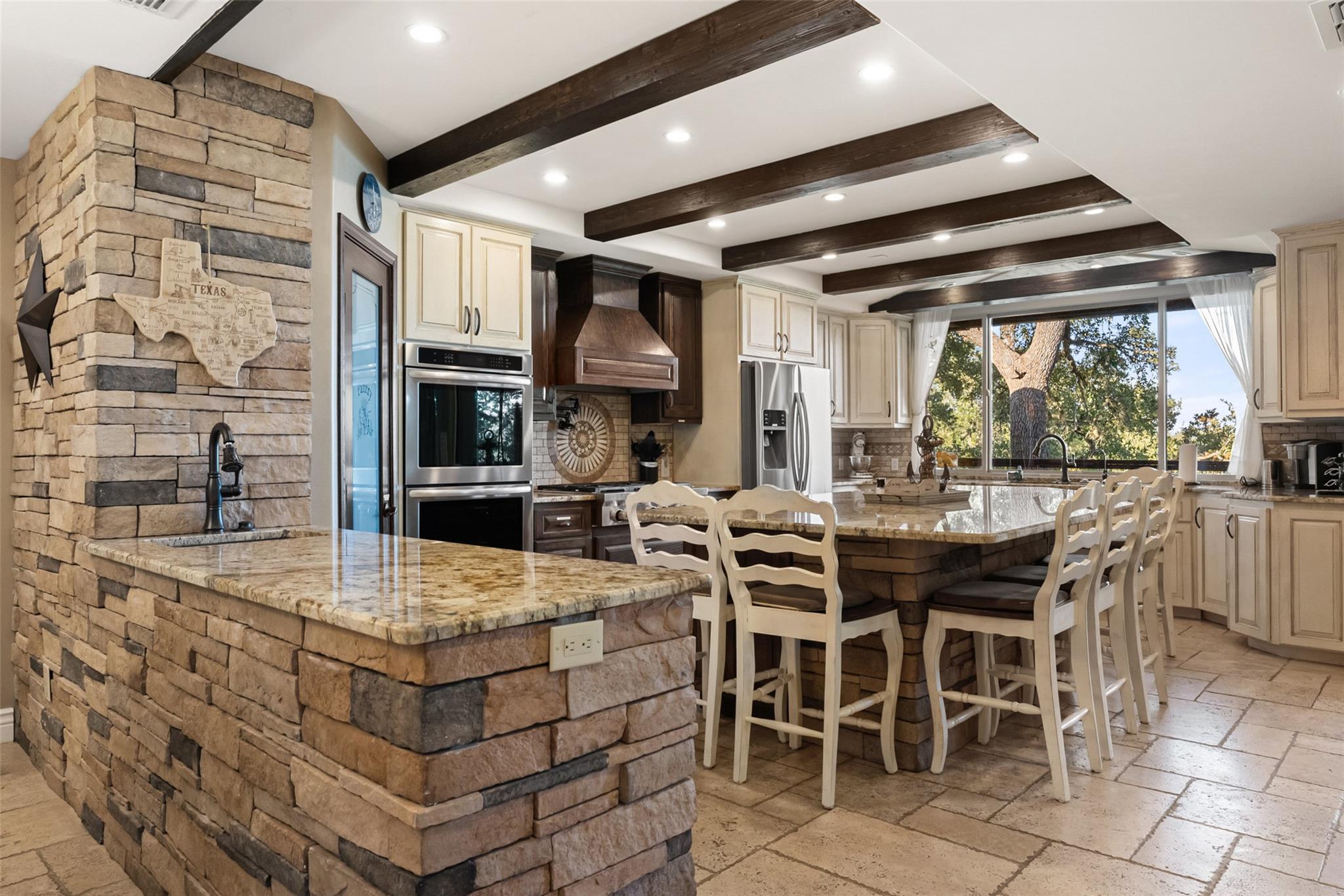 259 Oak Hideaway Dr, Canyon Lake, TX 78133