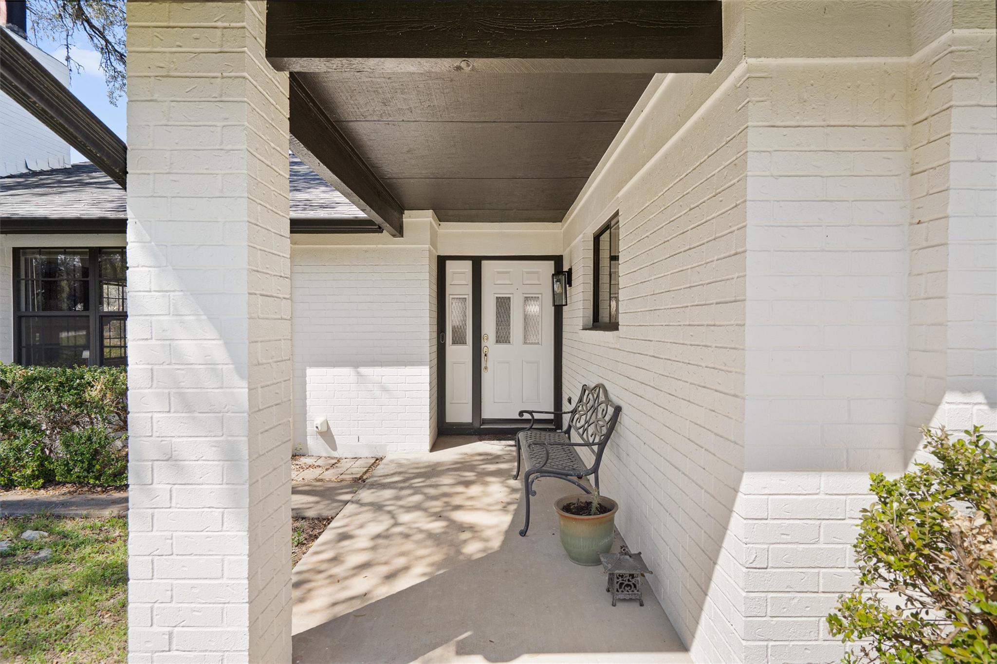 336 Live Oak Dr, Mountain City, TX 78610